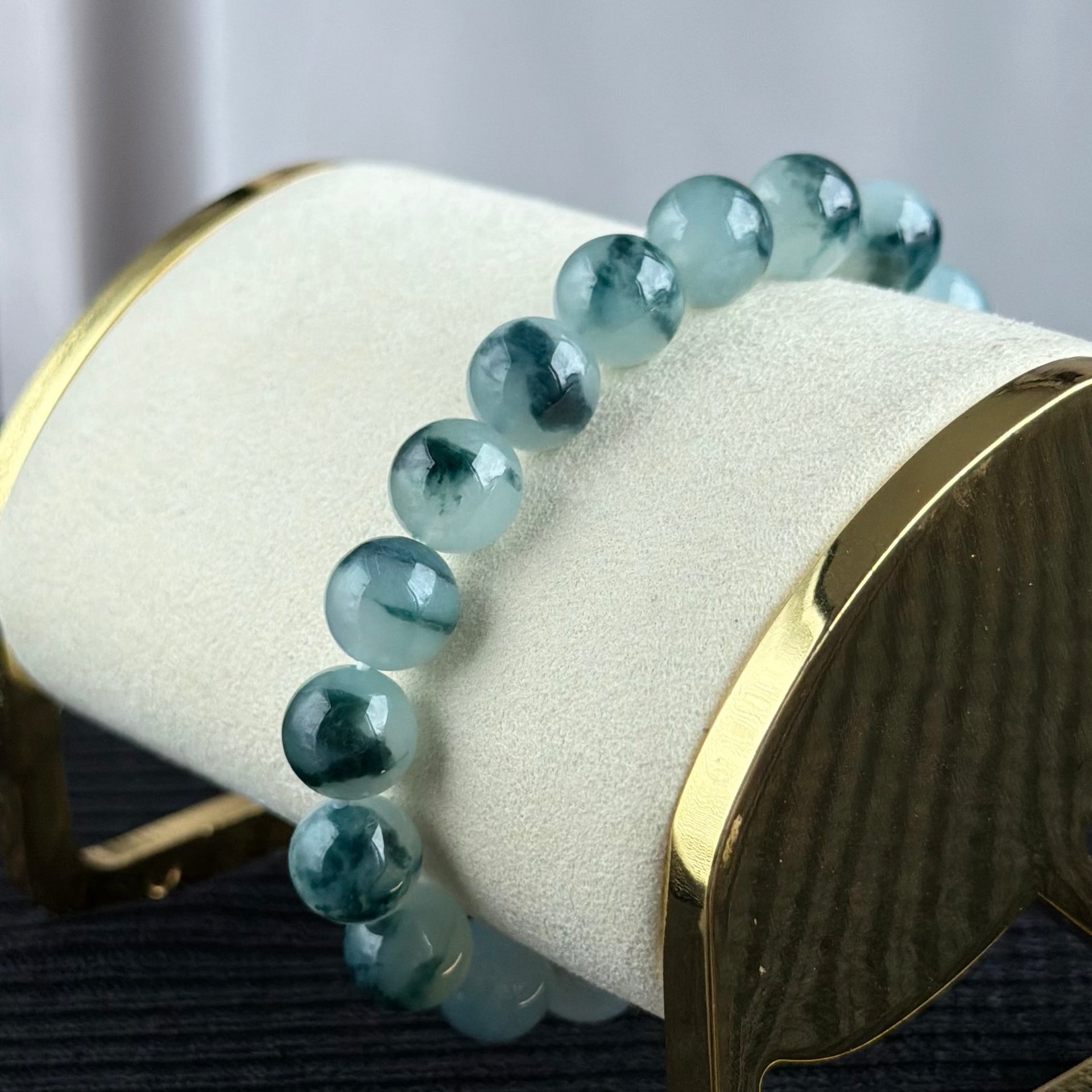 Whispers of Moss 10.0mm Jadeite Bracelet 青苔私语