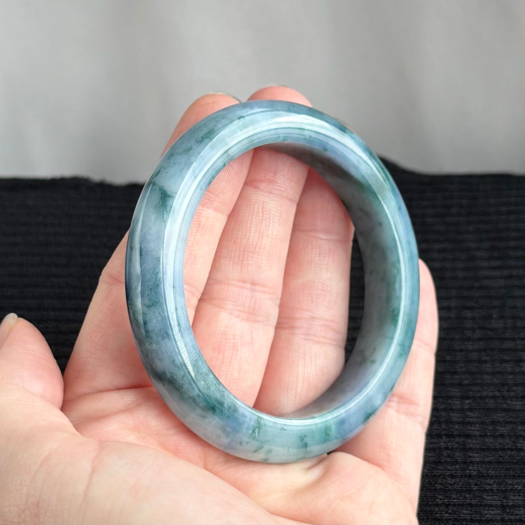 Lilac Mist over Emerald Hills Jadeite Bangle 54.9mm 紫霭青峦