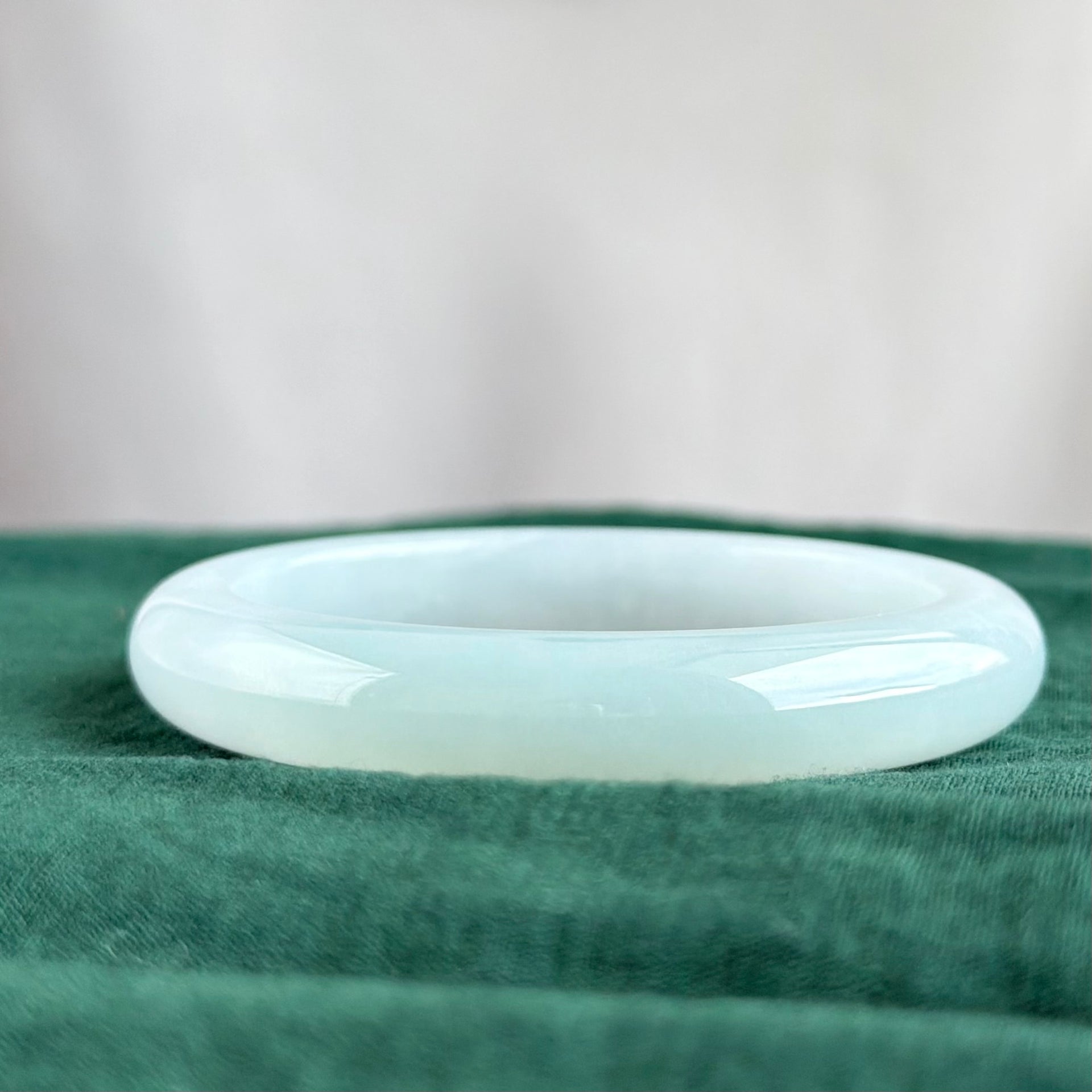 Veil of the Jade Sea Jadeite Bangle 52.6mm 玉海轻纱