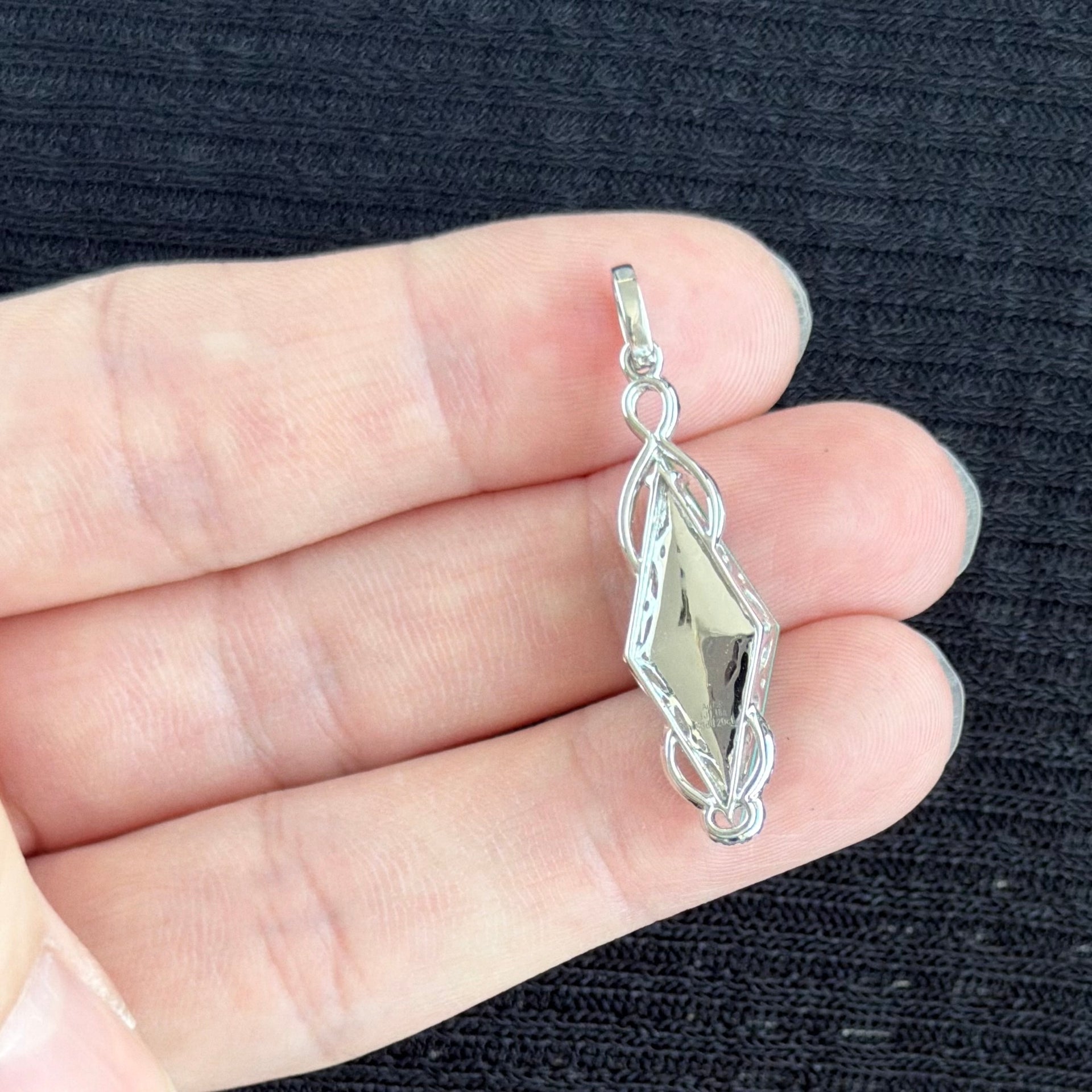 The Zenith Rhombus Jadeite Pendant 翠影凌波