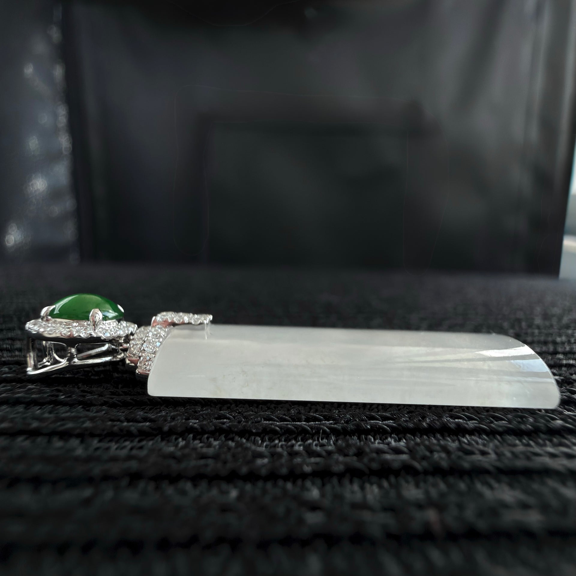 Veil of Light Jadeite Pendant 光之纱