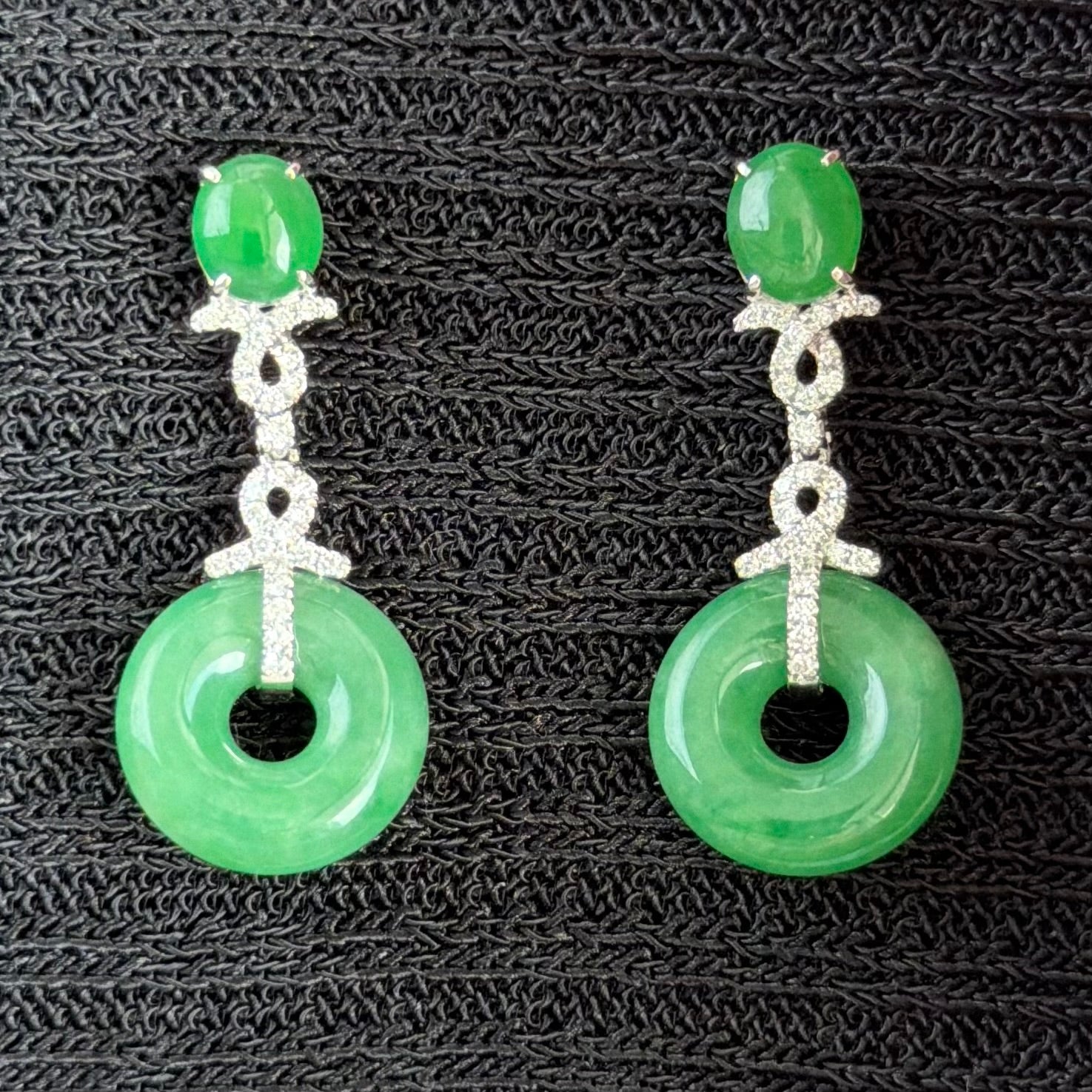 Ripples on the Emerald Pond Jadeite Earrings 双翠沁心