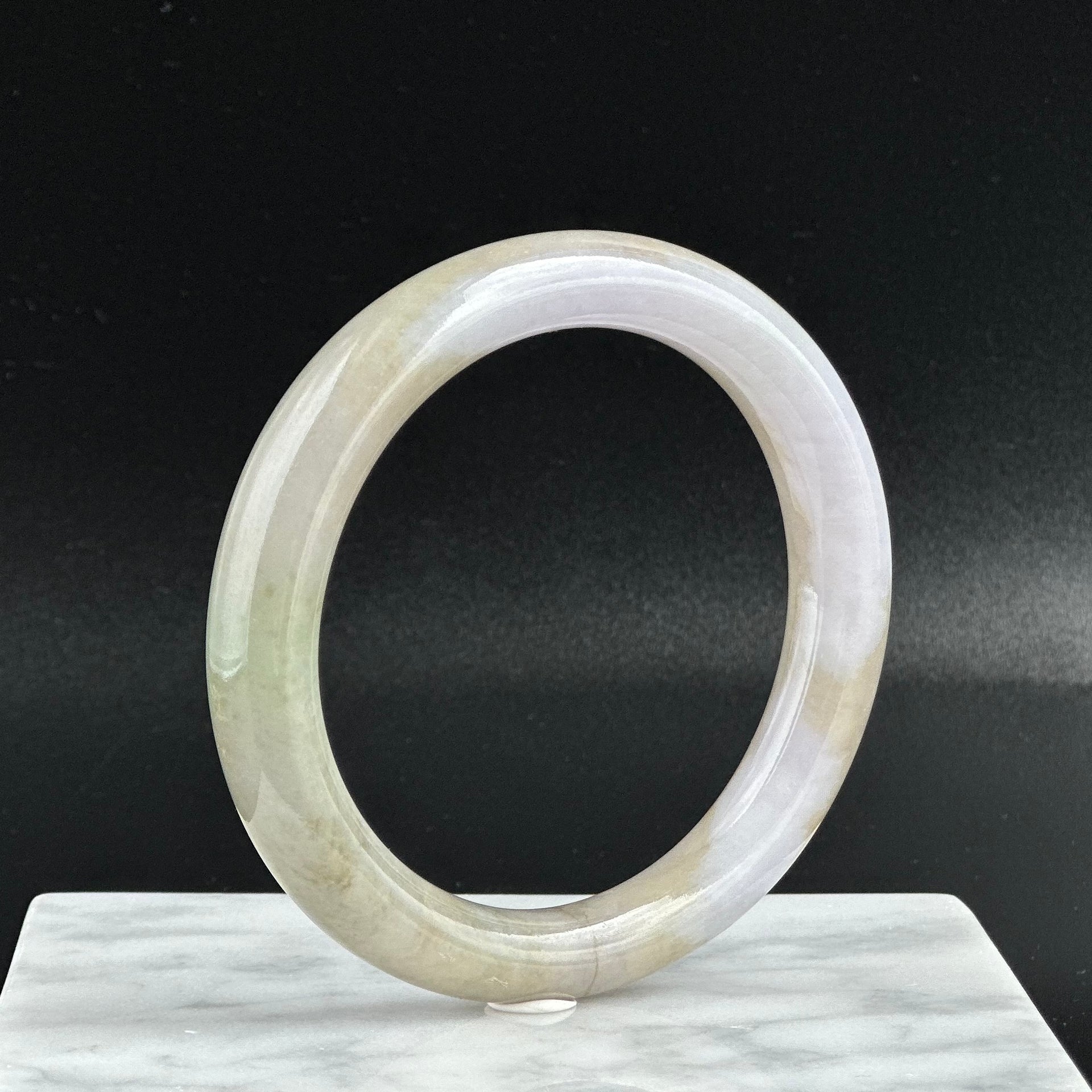 112855 55.0mm Rare Dual Tone Rounded Jade Bangle