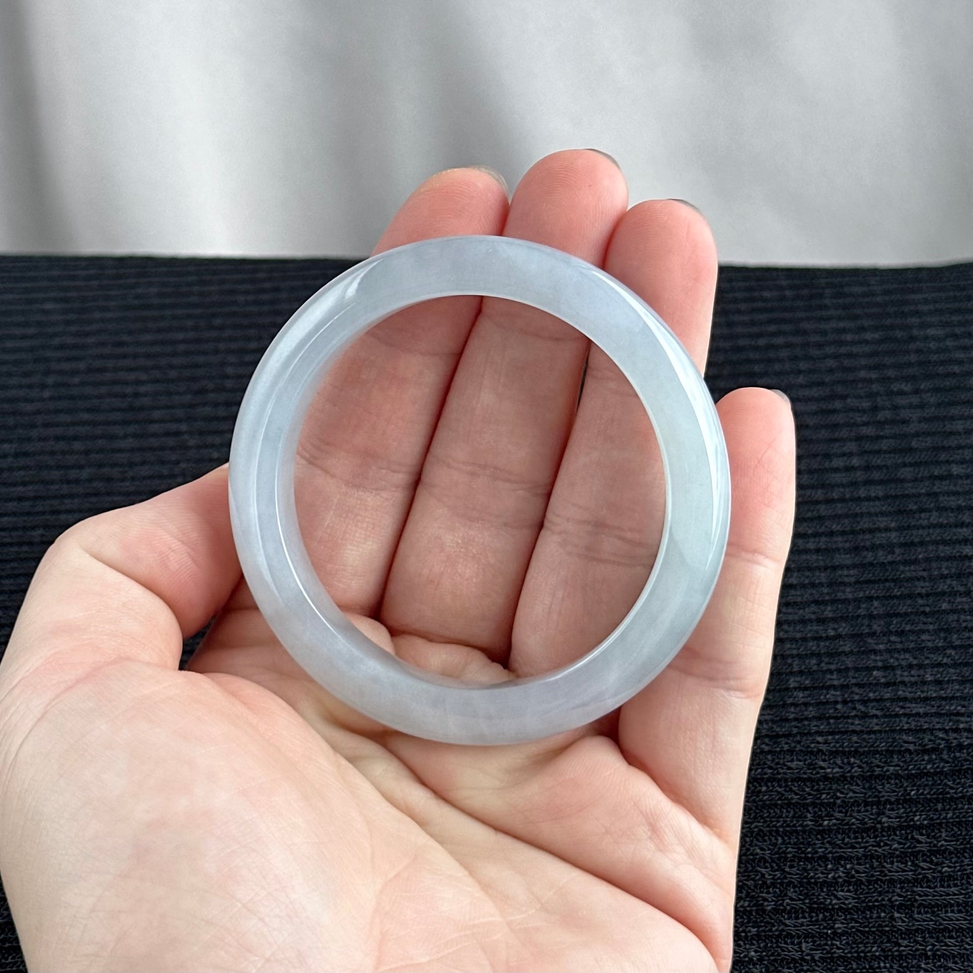 Moonlit Reverie Jadeite Bangle 52.0mm 月影清梦