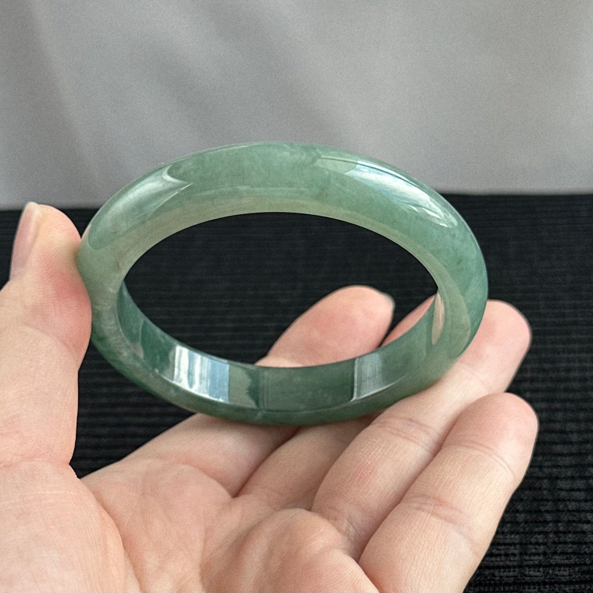 Emerald River Jadeite Bangle 56.7mm 翡翠潺潺