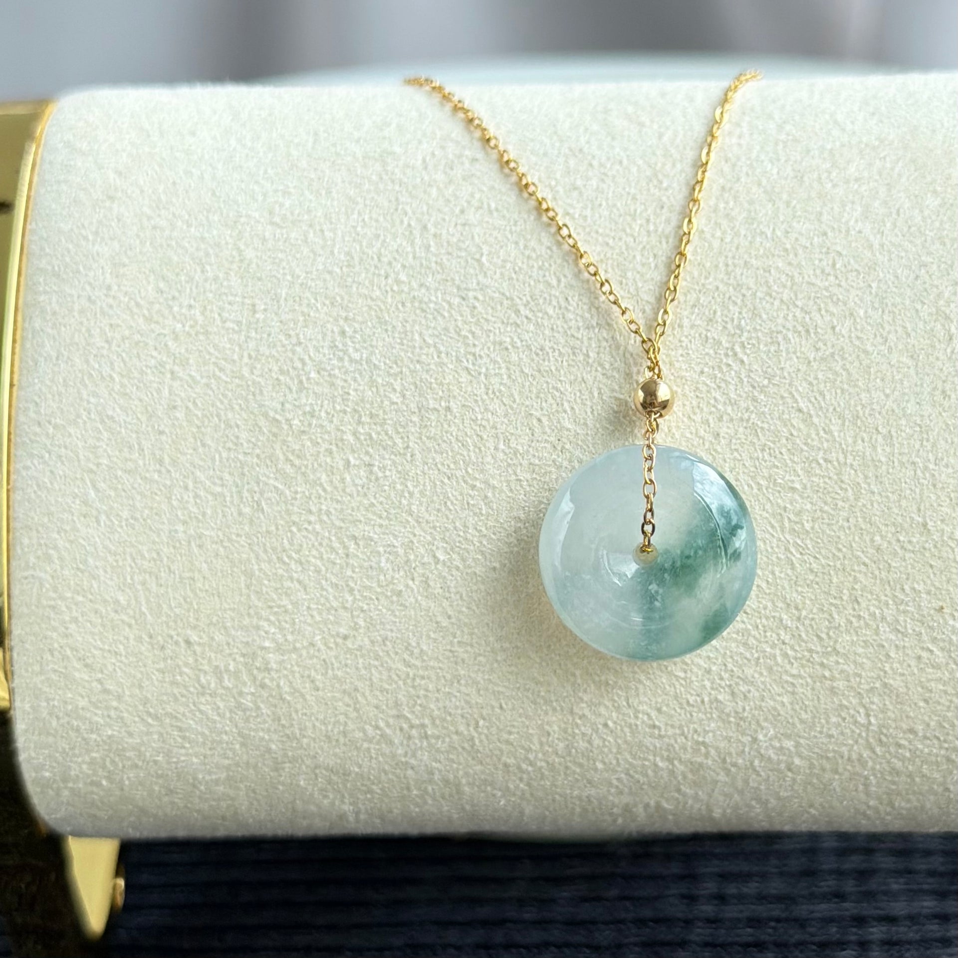 Glow Donut Pendant Collection 晶光平安扣