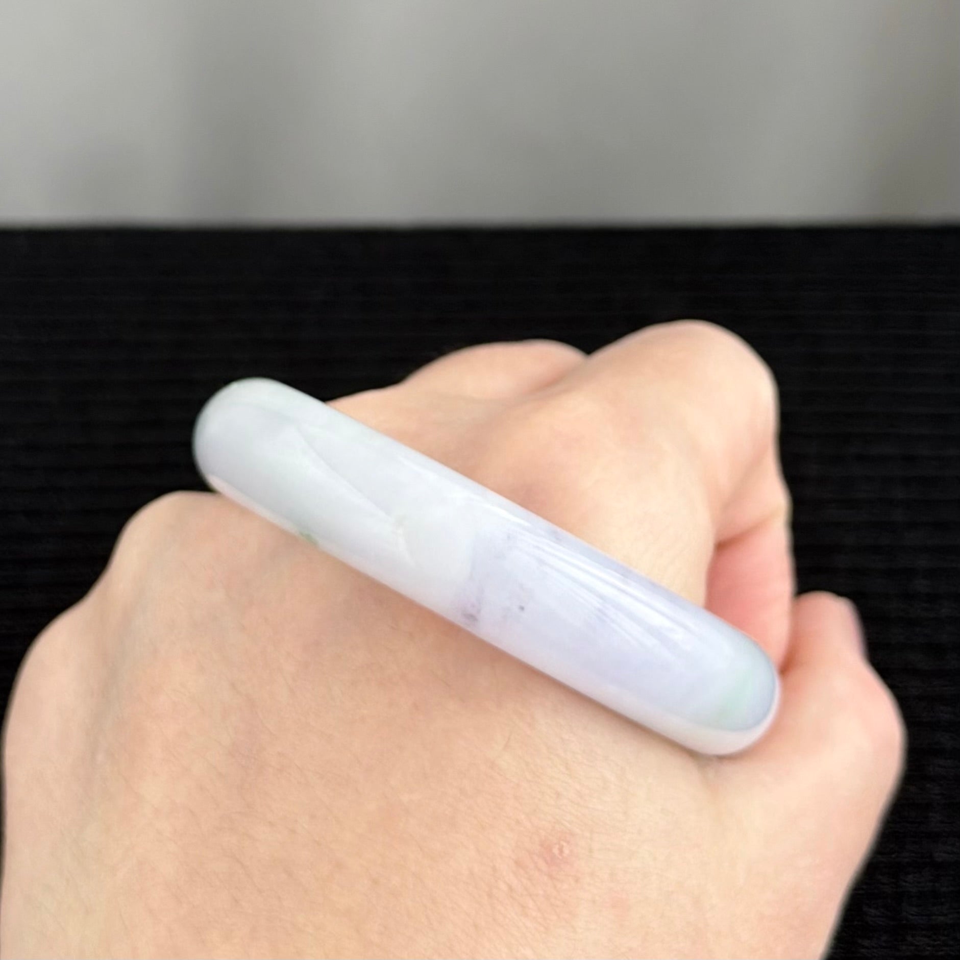 Orchids in the Hidden Valley 53.9mm Jadeite Bangle 幽谷兰香