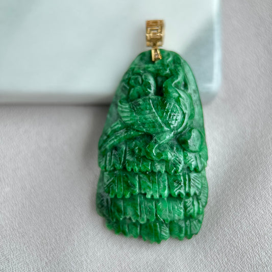 11788 Bright Green Peacock Jade Pendant