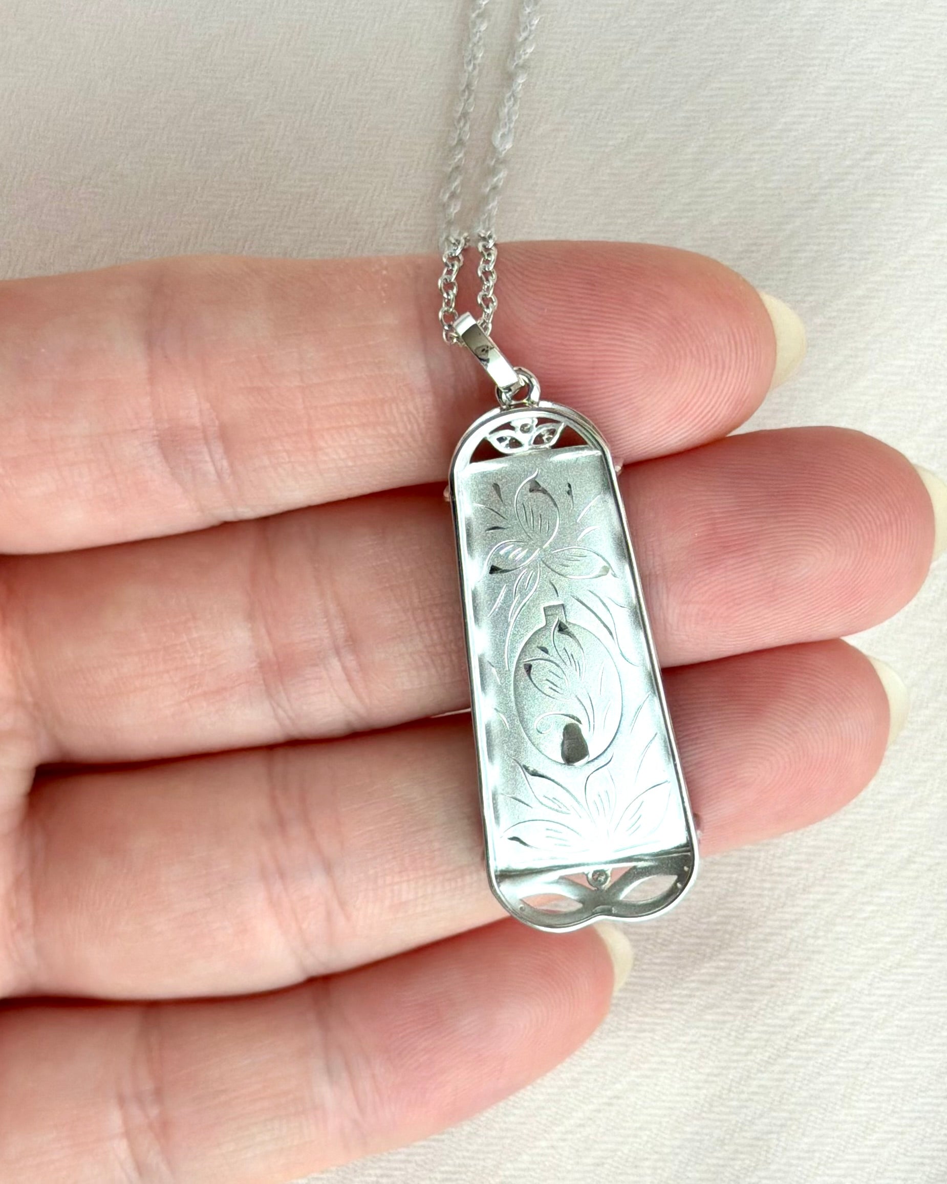 Deep Emerald Bloom Jade Pendant 浓翠藏花 (Preview)
