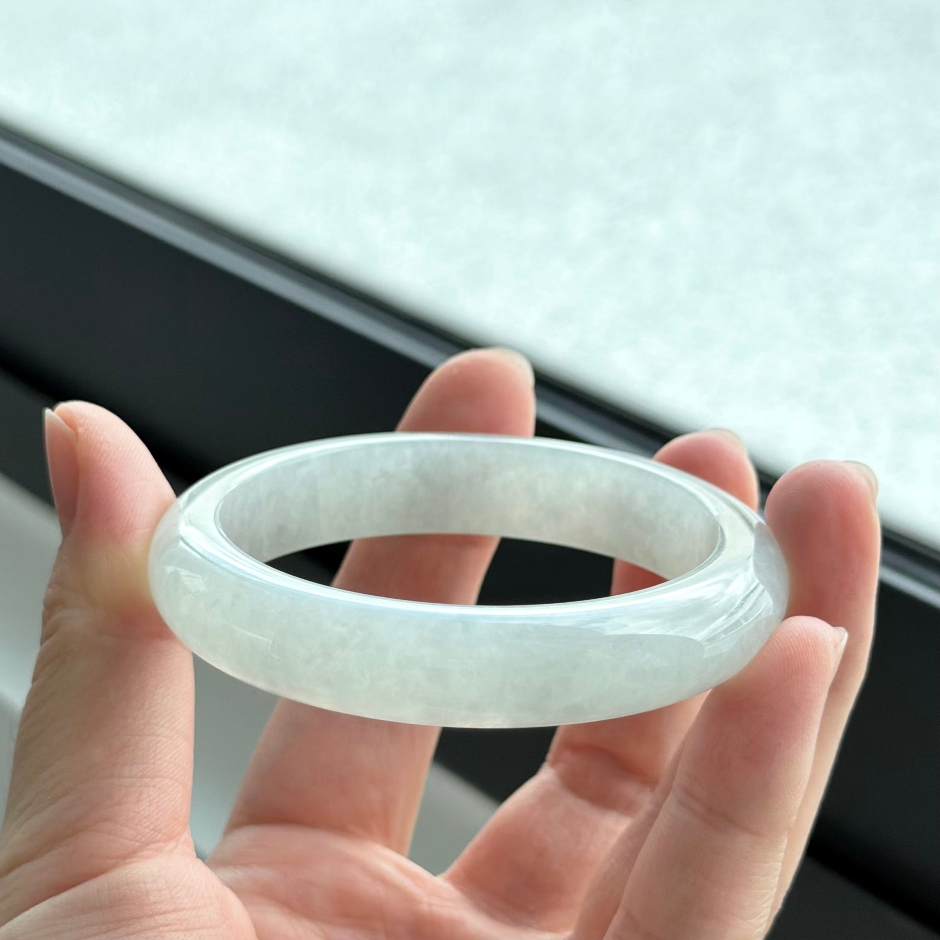 Winter Whisper Jadeite Bangle 55.9mm 冬曦轻语