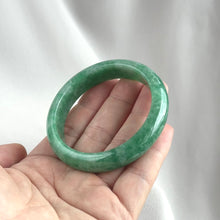 Load image into Gallery viewer, 翡翠之春 Emerald Spring Jade Bangle 54.5mm
