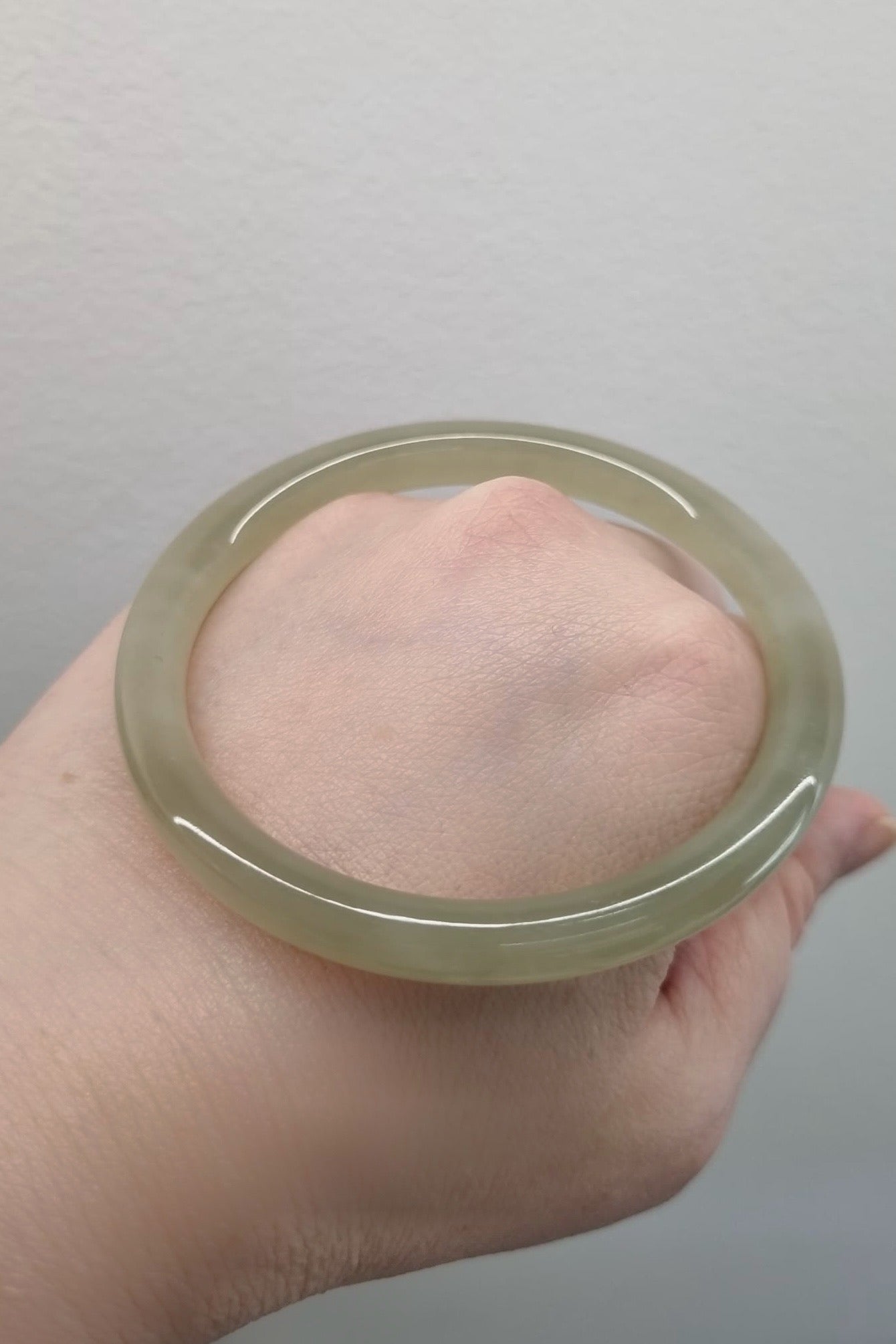 Morning Mist at Uji 57.9mm Nephrite Bangle 宇治晨雾 (Preview)