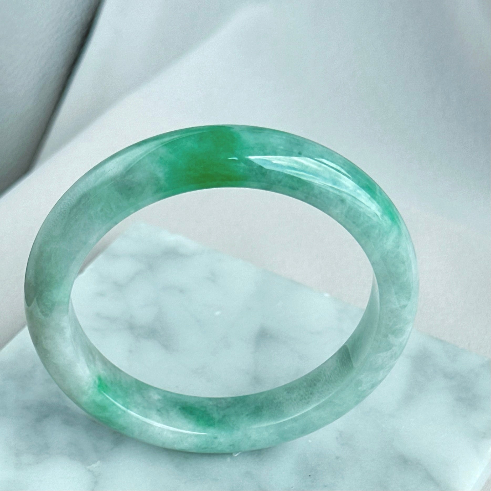 翠融初雪 Jade Meets First Snow Jadeite Bangle 55.4 mm