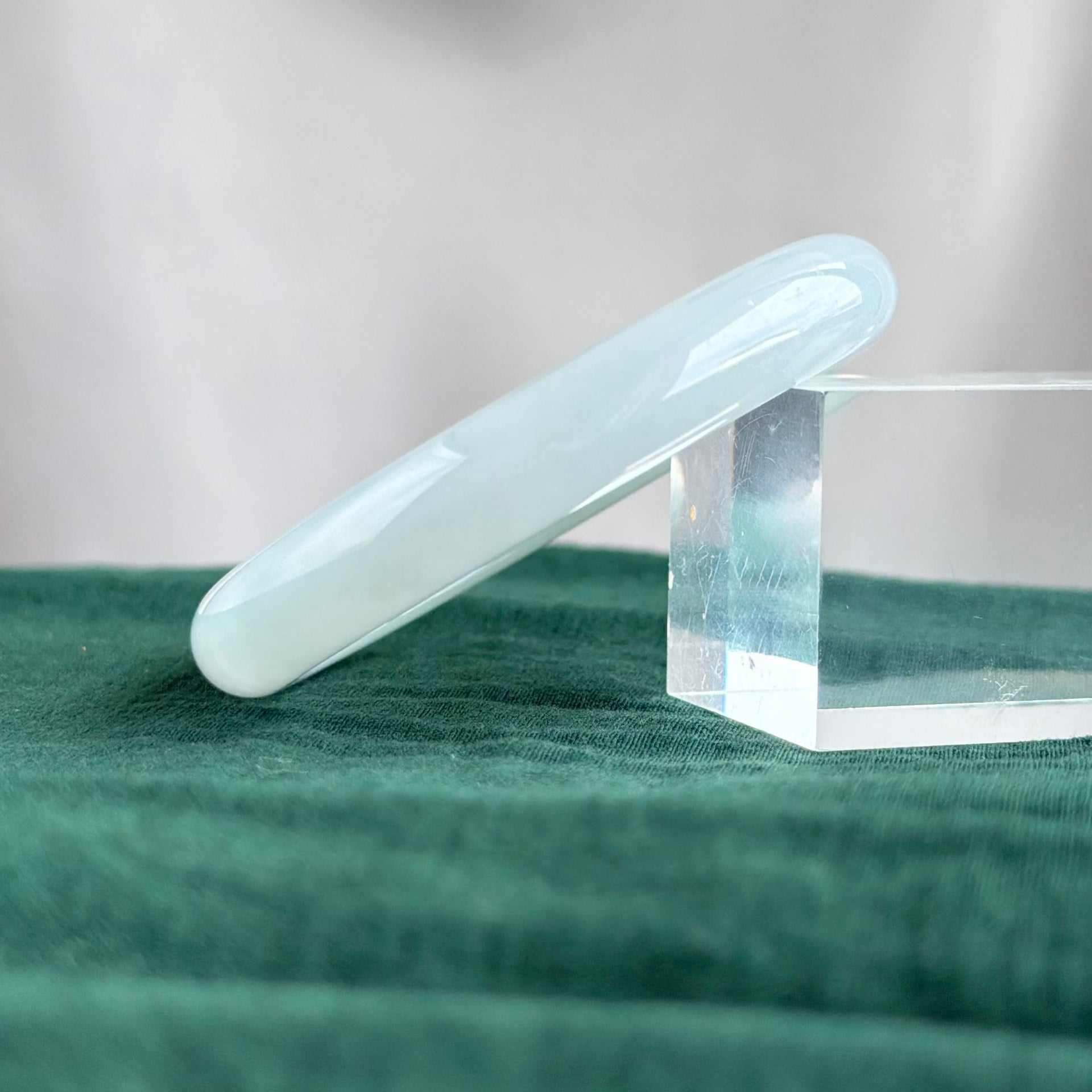 Veil of the Jade Sea Jadeite Bangle 52.6mm 玉海轻纱