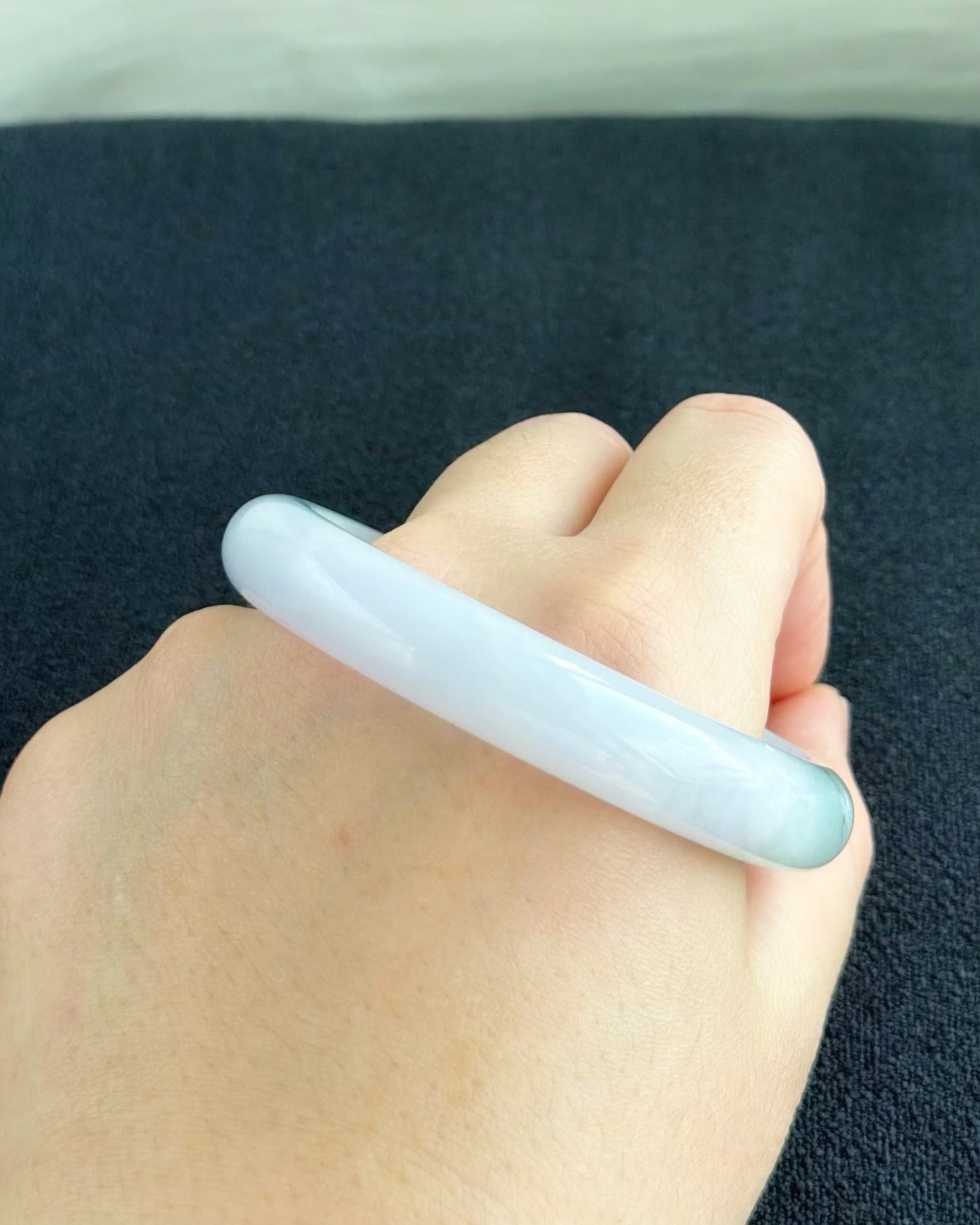 The Velvet Iris 57.8mm Jadeite Bangle 丝绒鸢尾 (Preview)