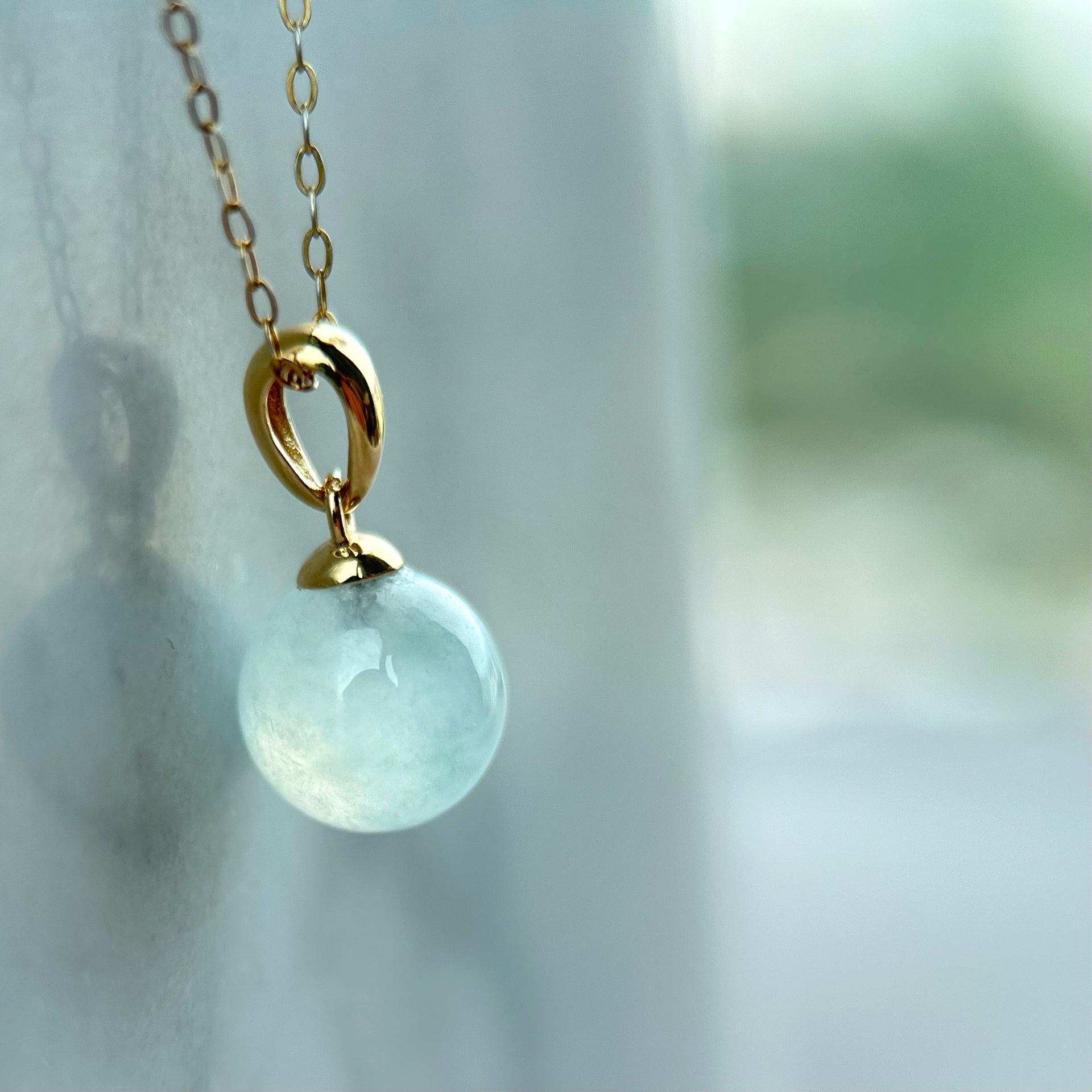 102565 Icy White Jadeite Bead Pendant with 18K Yellow Gold