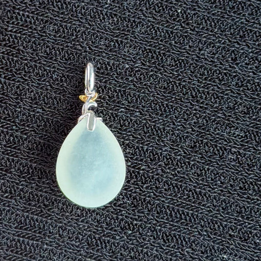 A Drop of Moonlight Jadeite Pendant 月华凝露