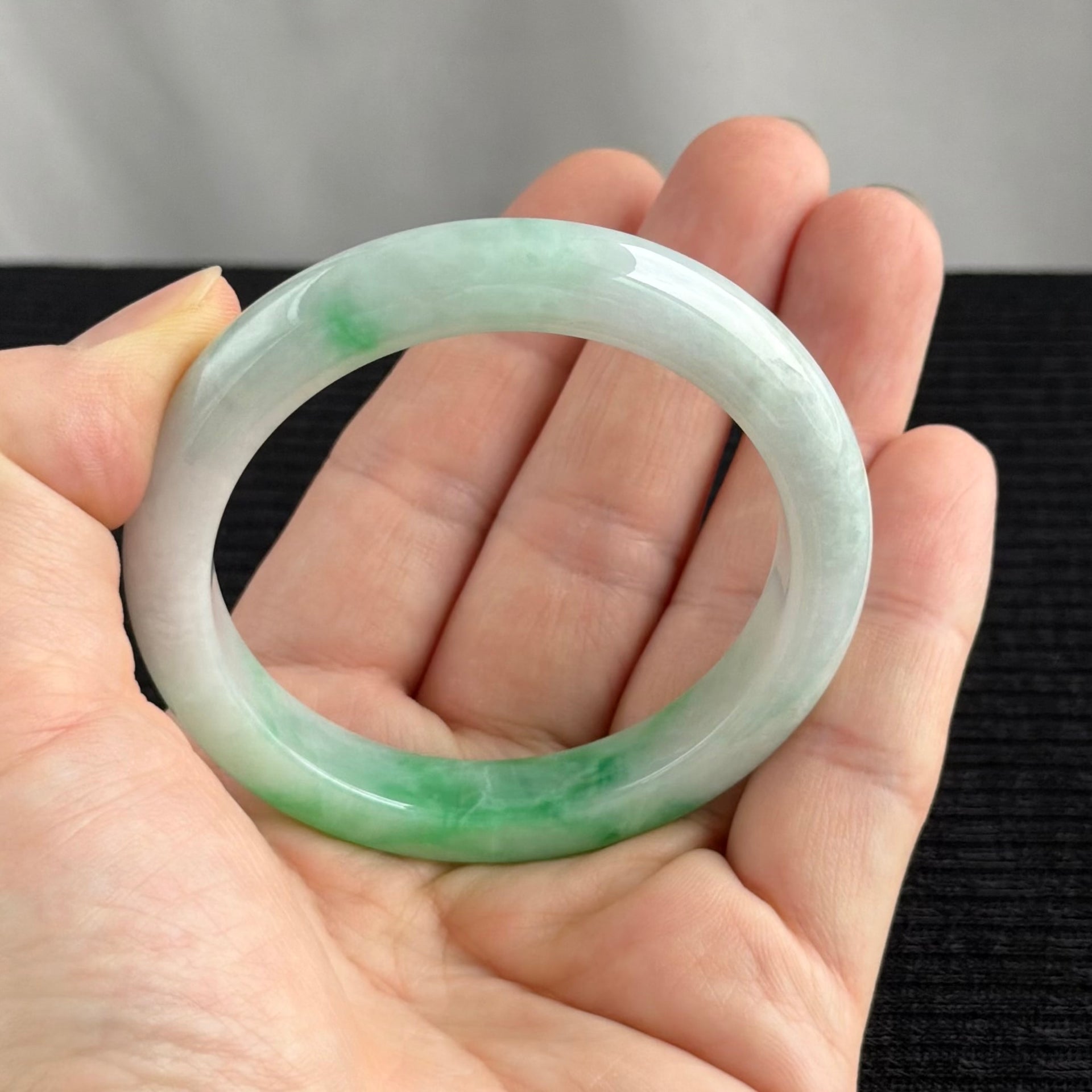 Celestial Silks Jadeite Bangle 54.5mm 天丝翠韵
