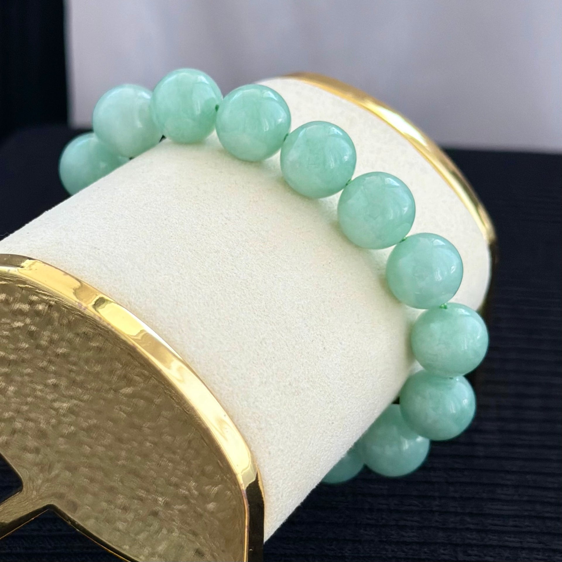 Longjing Dew 12.6mm Jadeite Bracelet 龙井晓露
