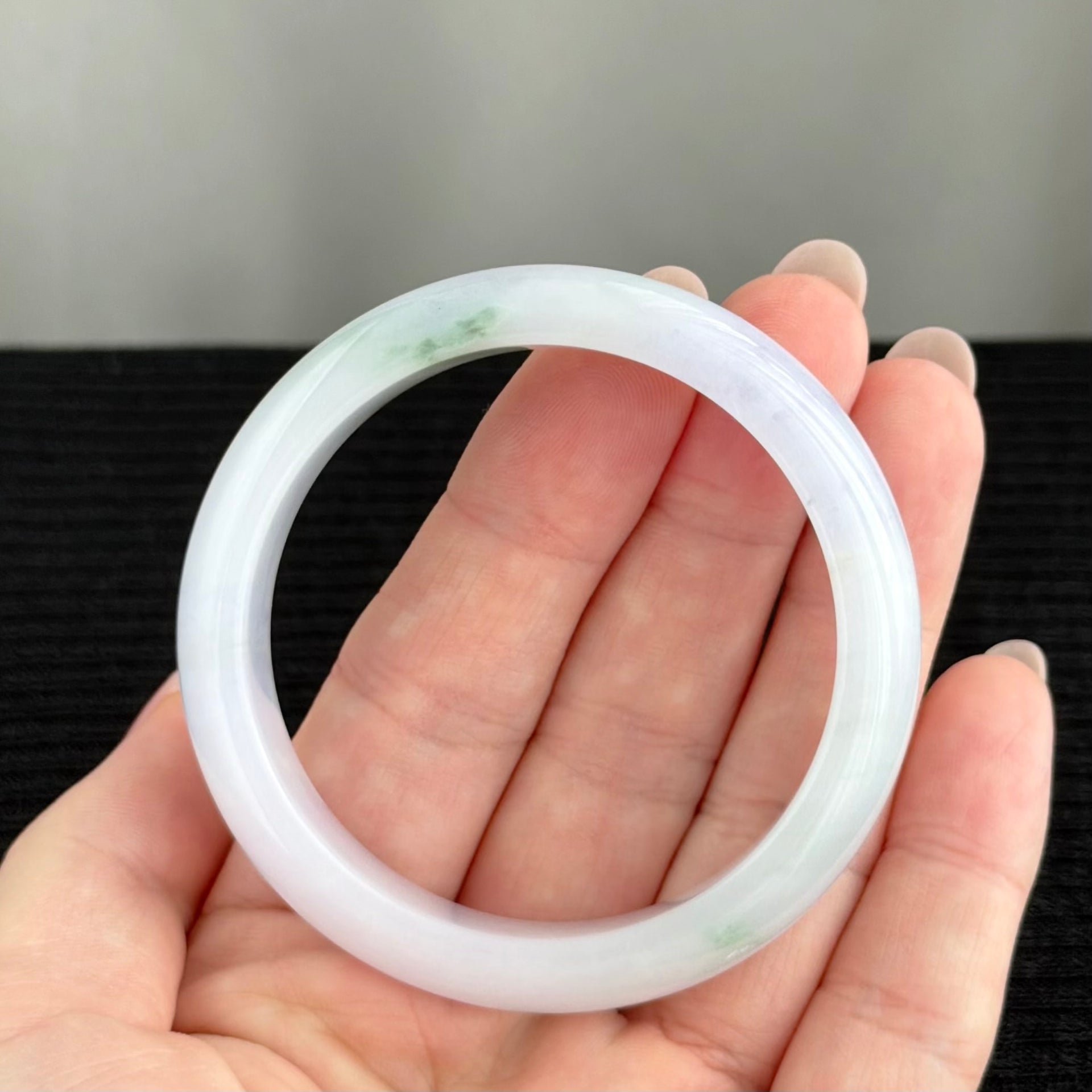 Orchids in the Hidden Valley 53.9mm Jadeite Bangle 幽谷兰香