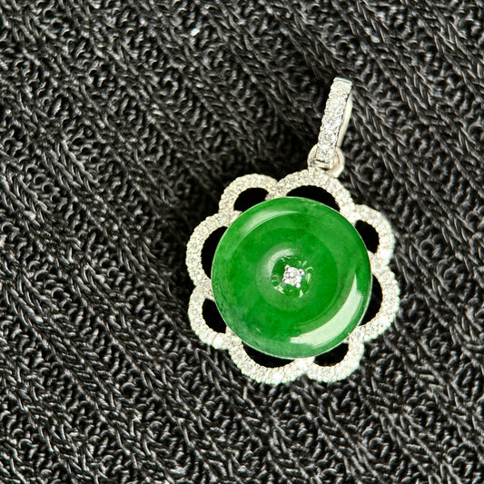 Emerald Blossom Jadeite Pendant 翡翠花影