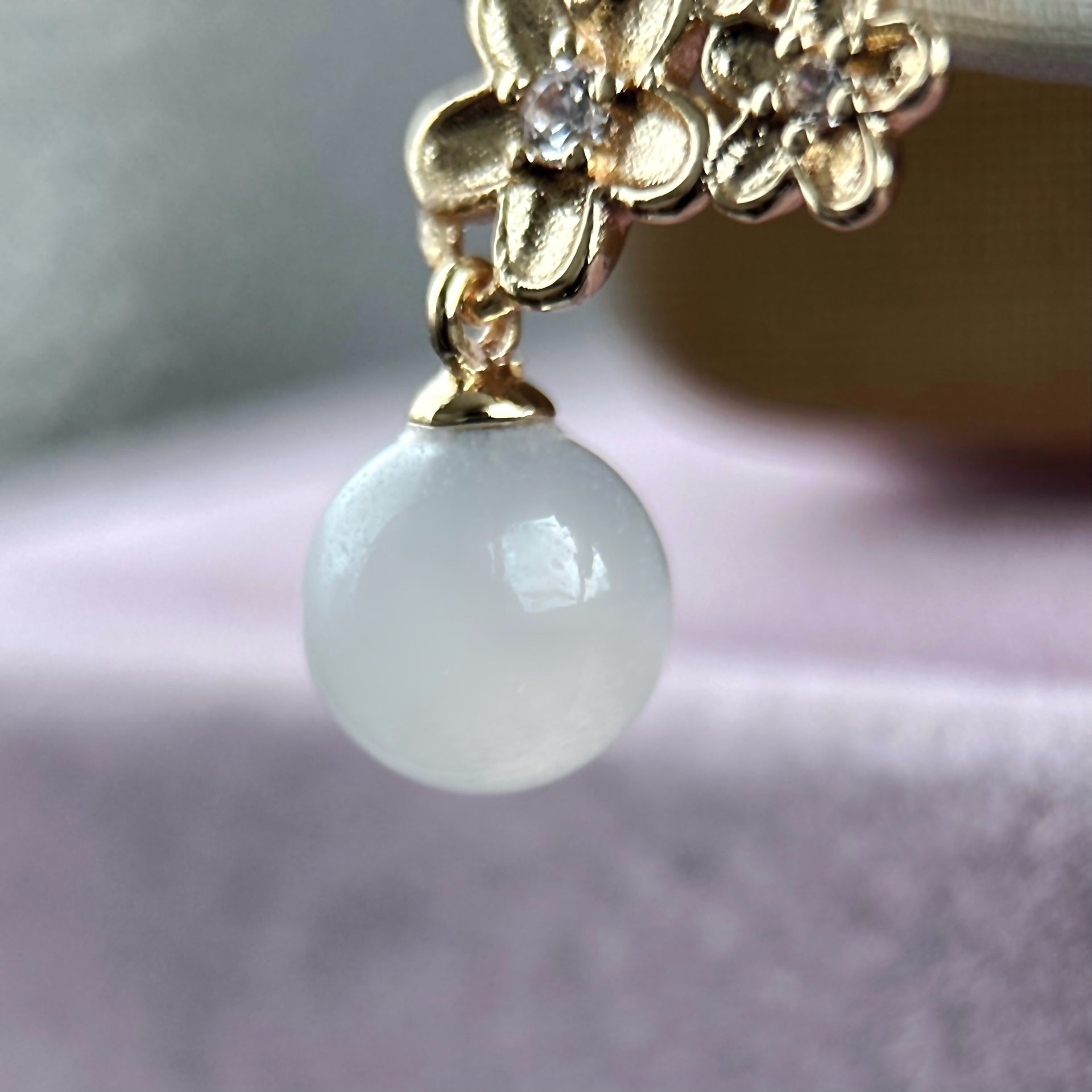 Snow Blossom Jadeite Earrings 雪中花