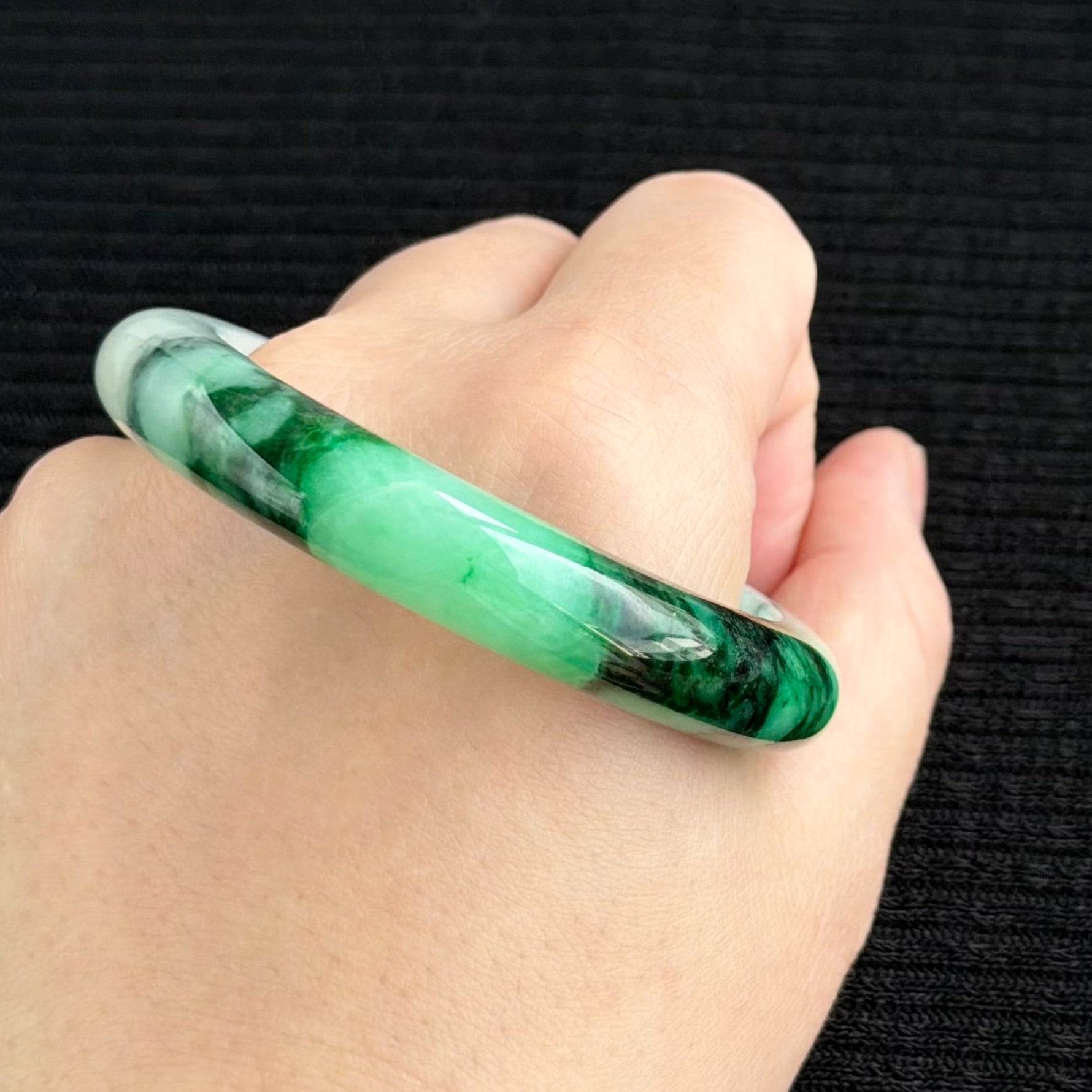 The Emerald Silk-Road Jadeite Bangle 54.3mm 碧丝万缕