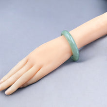 Load image into Gallery viewer, 110688 57.1mm Highly Translucent Grape Green Jadeite Bangle
