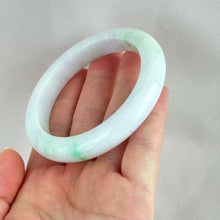 Load image into Gallery viewer, 81761 60.6mm Colour of Spring Purple with Green Jadeite Bangle
