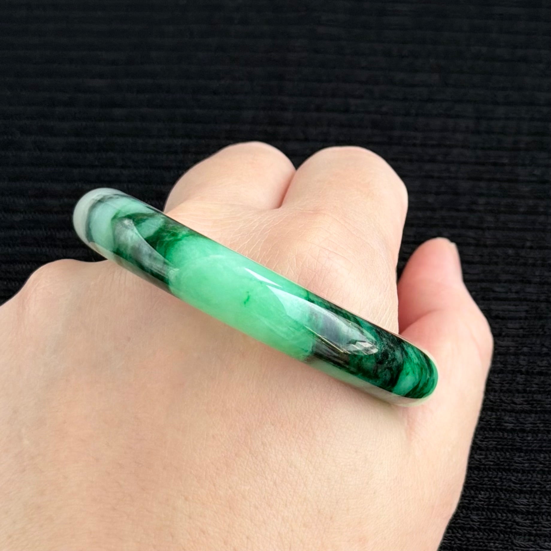 The Emerald Silk-Road Jadeite Bangle 54.3mm 碧丝万缕