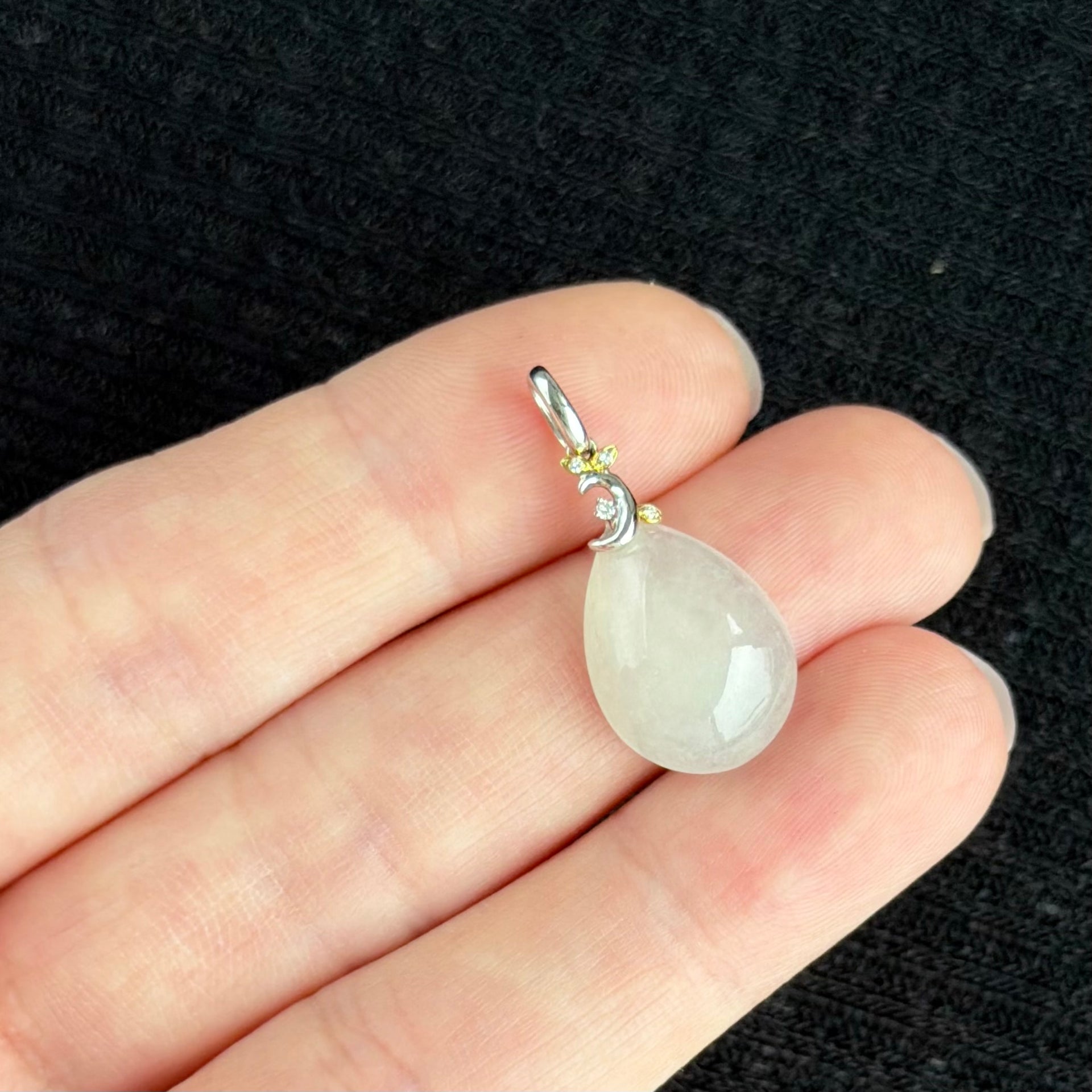 A Drop of Moonlight Jadeite Pendant 月华凝露