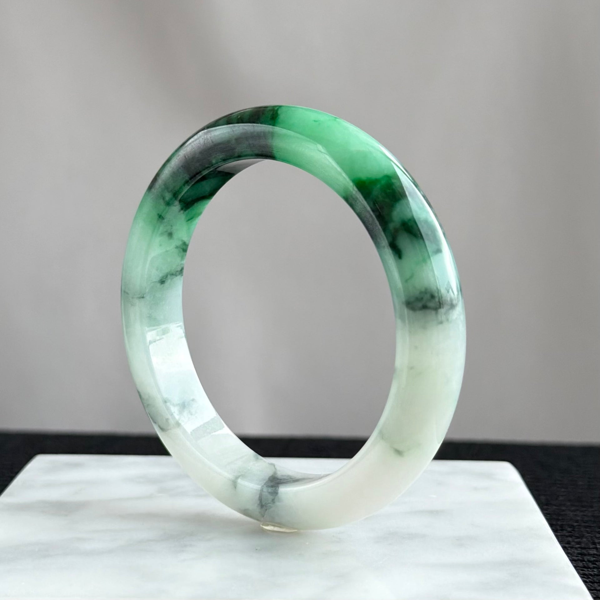 The Emerald Silk-Road Jadeite Bangle 54.3mm 碧丝万缕