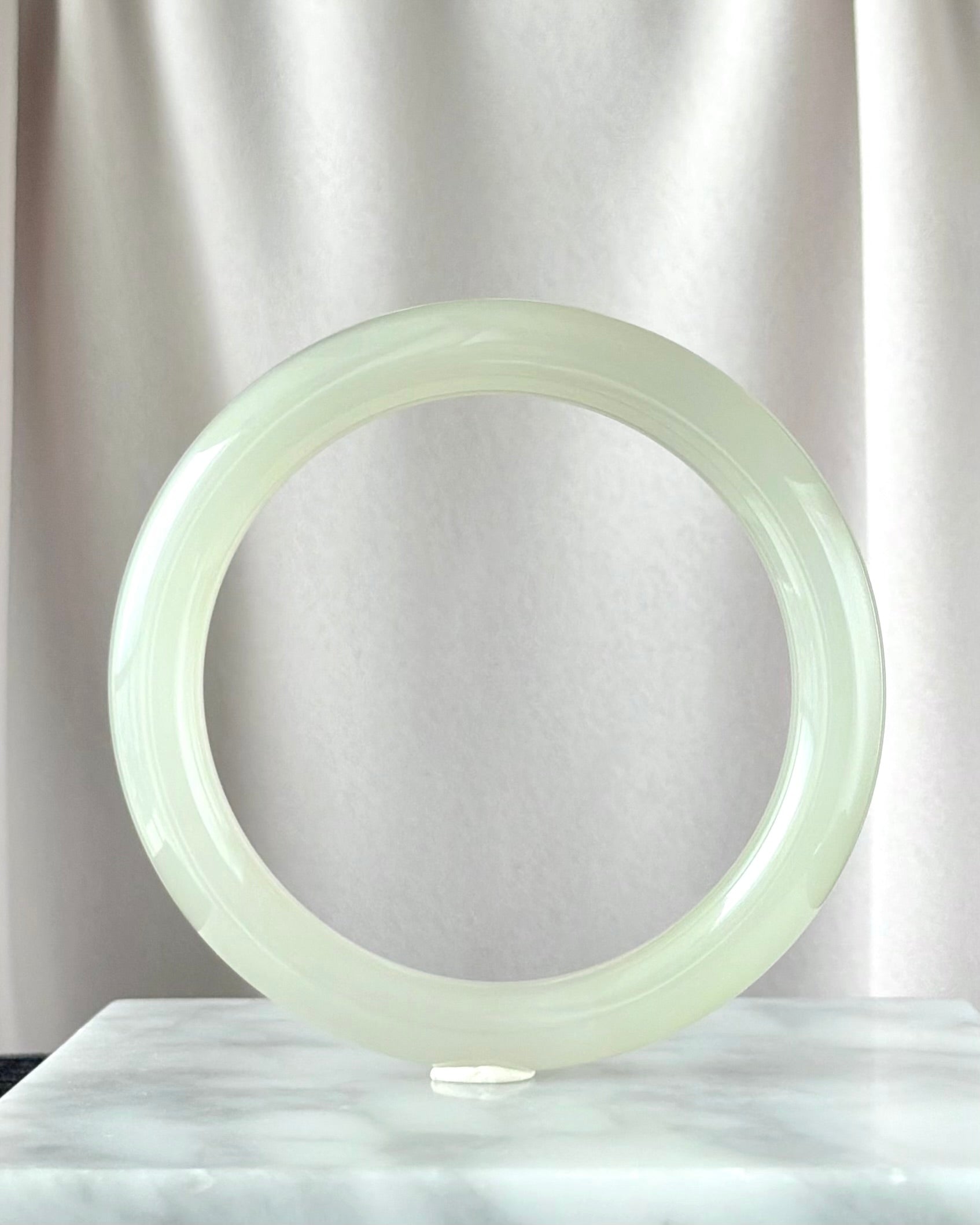 Dew on the White Magnolia 58.0mm Nephrite Bangle 白玉兰露 (Preview)