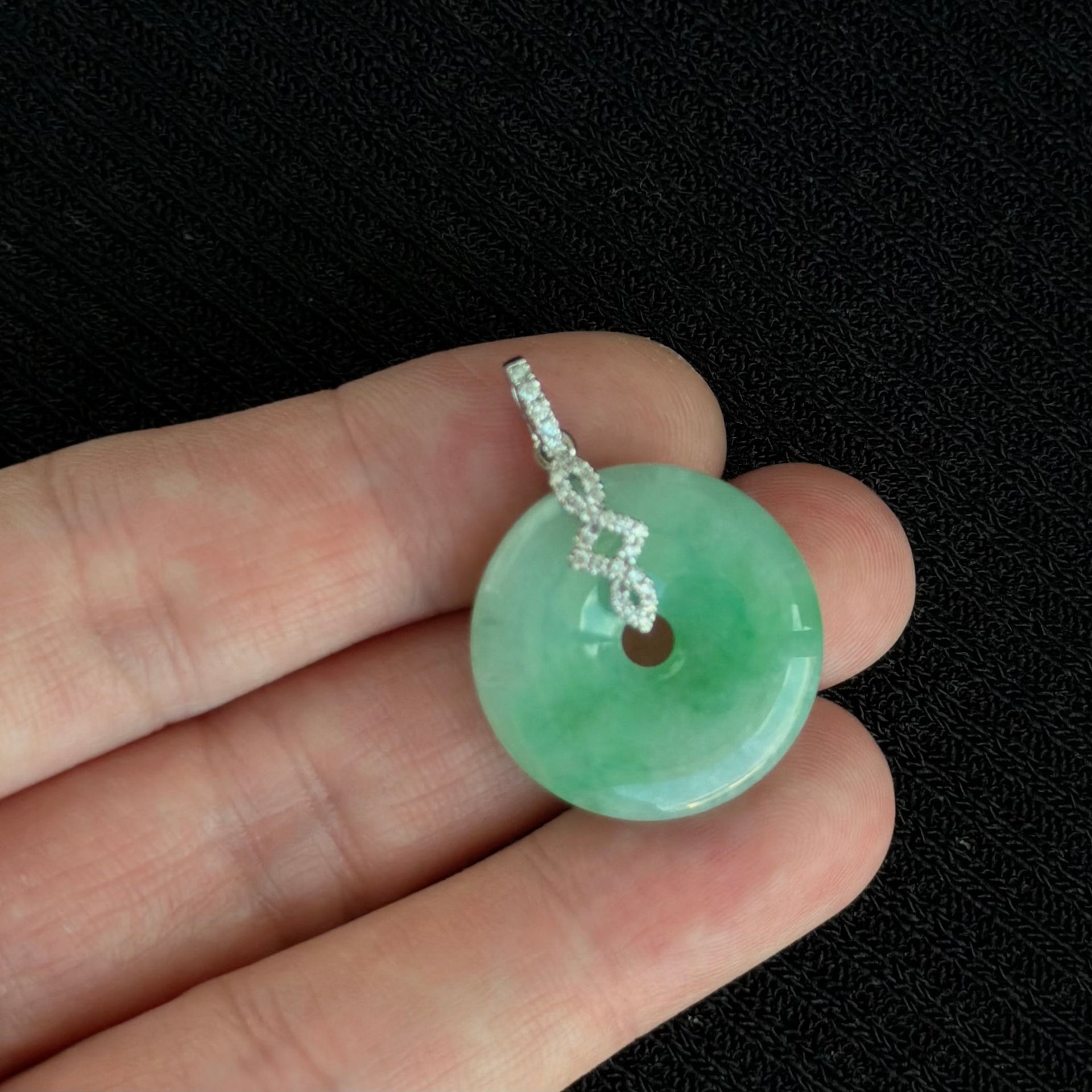 Bright Apple Green Jadeite Pendant 阳绿春晖