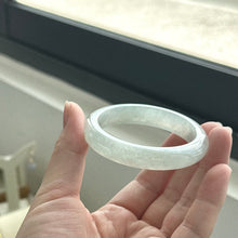 Load image into Gallery viewer, Whispers of Frost Jadeite Bangle 53.7mm 霜语
