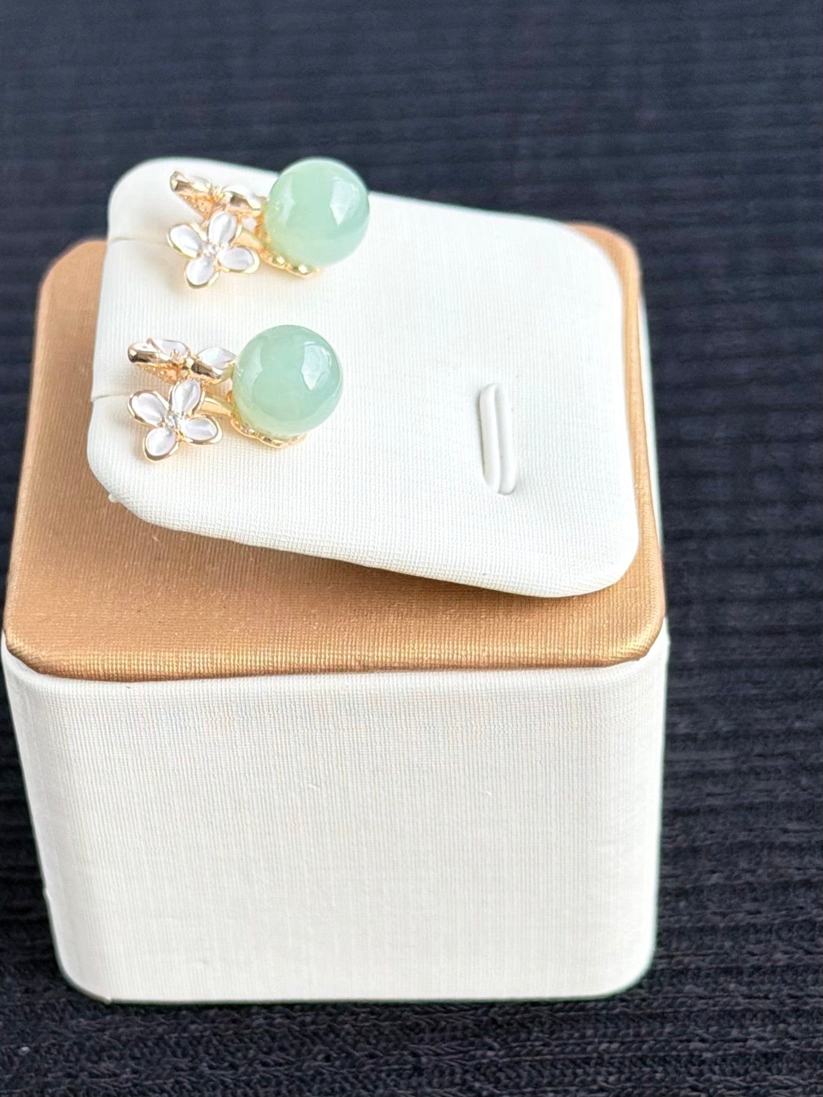 Moon-Kissed Bloom Earrings - Celadon 月吻花开 • 青瓷