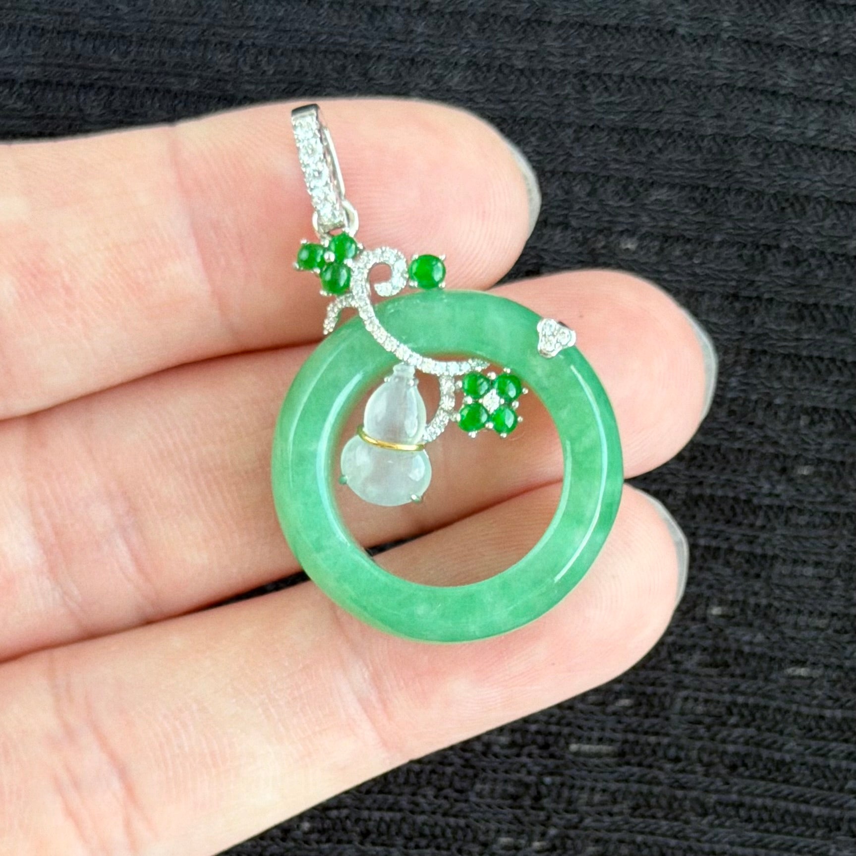 Radiance at the Moon-gate Jadeite Pendant 翠环抱月