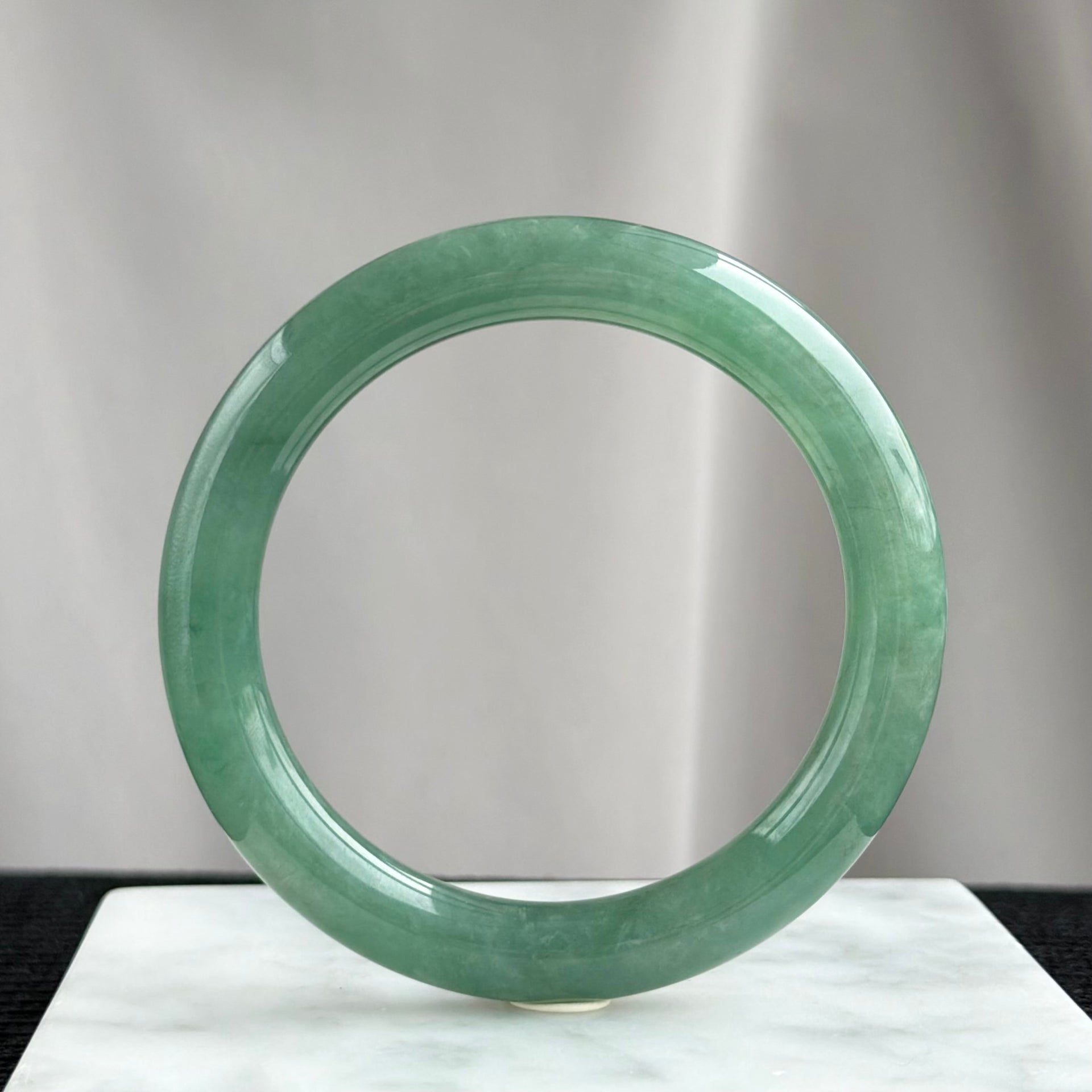 Misty Morning at the Bamboo Forest 56.0mm Jadeite Bangle 翠竹晨雾