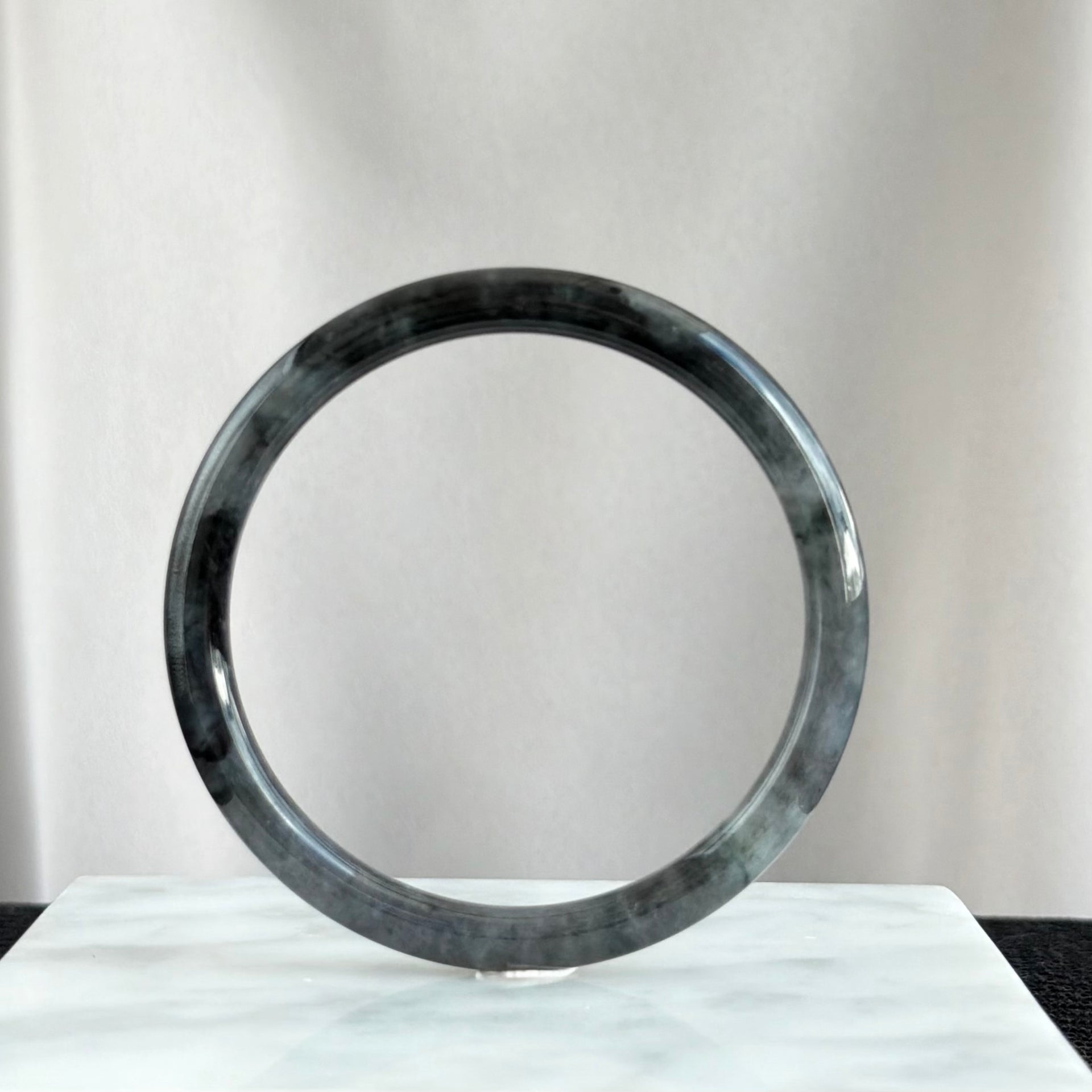 Ink Veil — Slim Jadeite Bangle 54.8mm 墨纱
