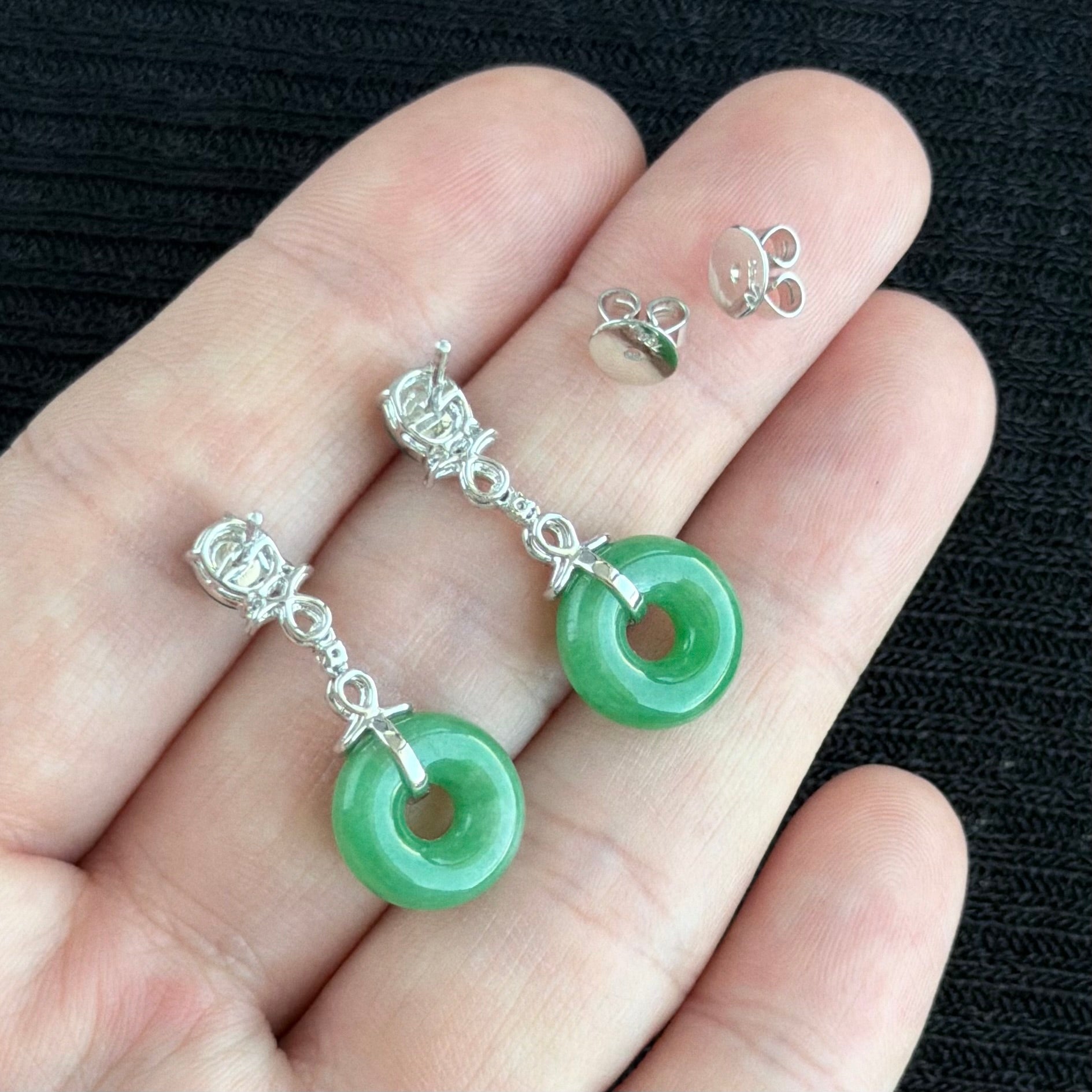 Ripples on the Emerald Pond Jadeite Earrings 双翠沁心