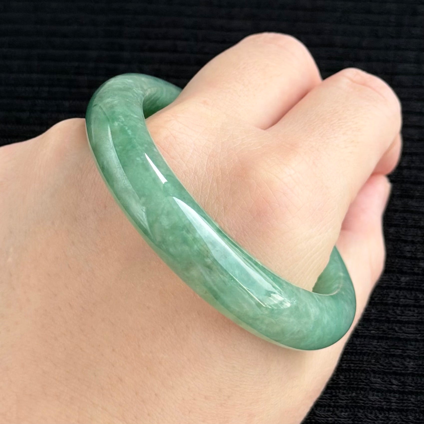 Spring Morning in Jiangnan Jadeite Bangle 55.3mm 江南春晓