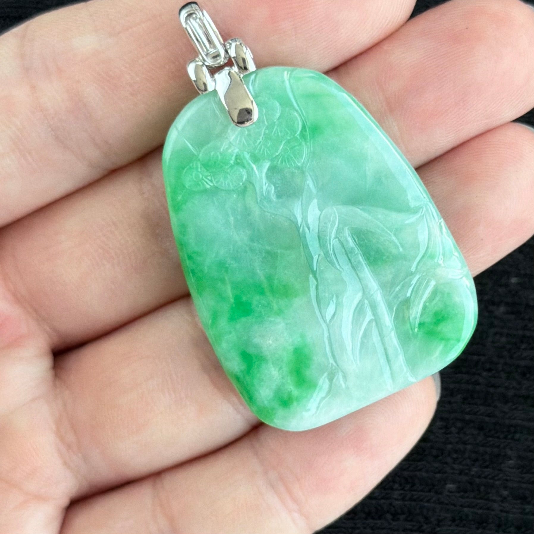 The Verdant Life-Tree Jadeite Pendant 翠木逢春