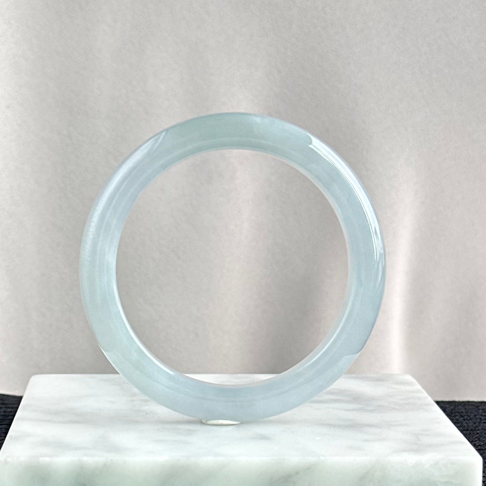 Moonlit Reverie Jadeite Bangle 52.0mm 月影清梦