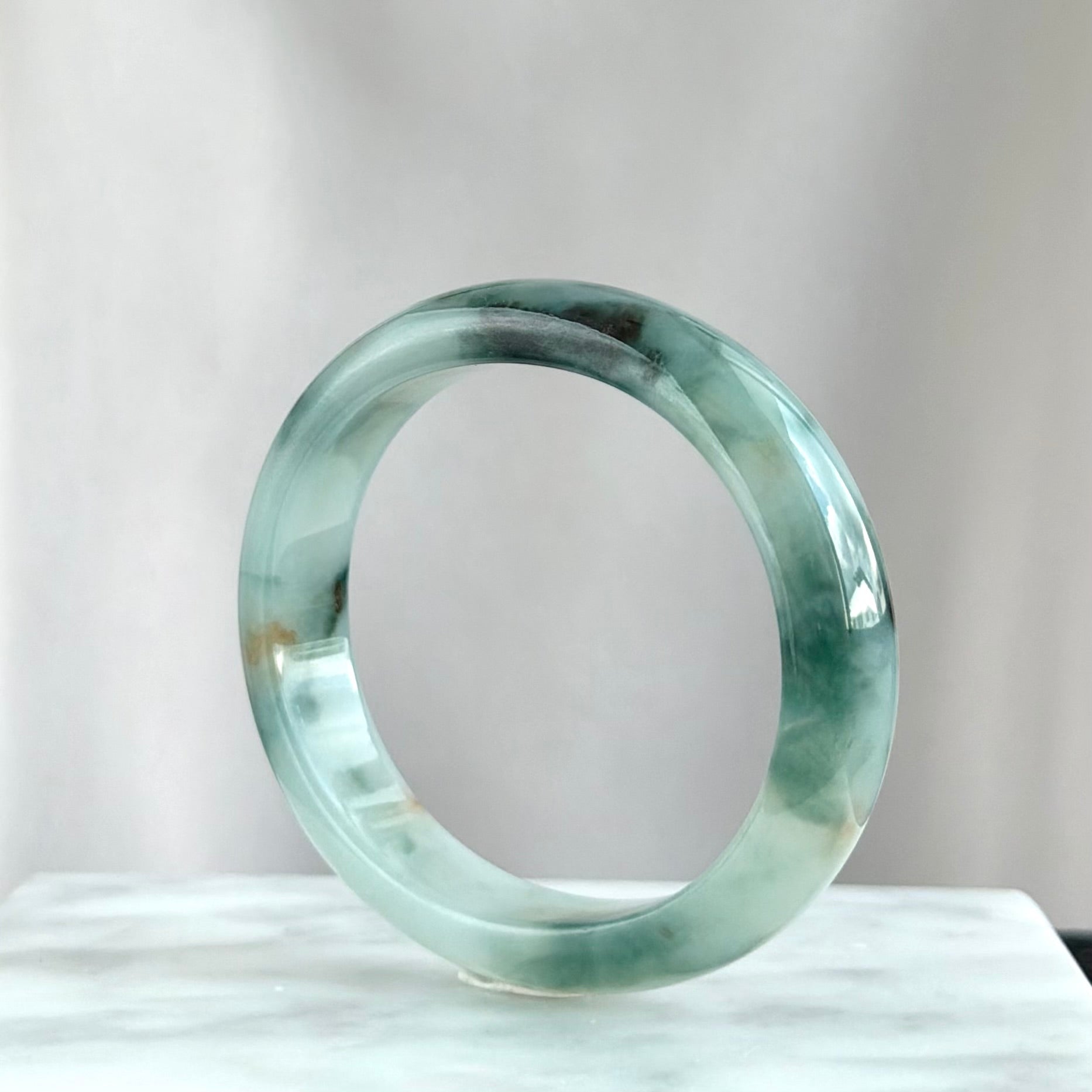 Jade with Red Petals Jadeite Oval Bangle 52.0mm 翠中绯瓣