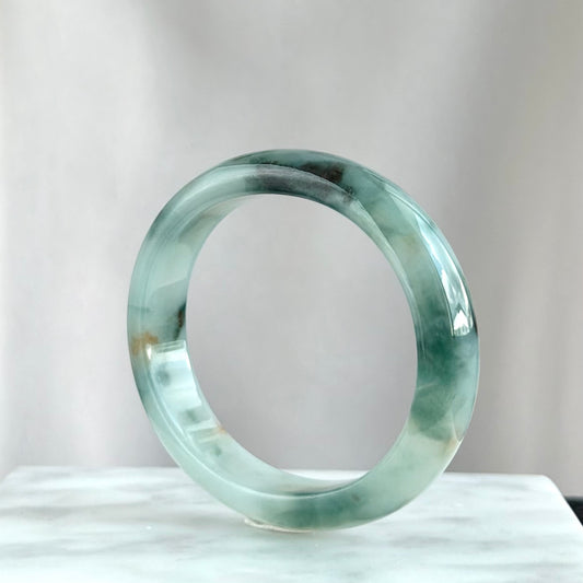 Jade with Red Petals Jadeite Oval Bangle 52.0mm 翠中绯瓣