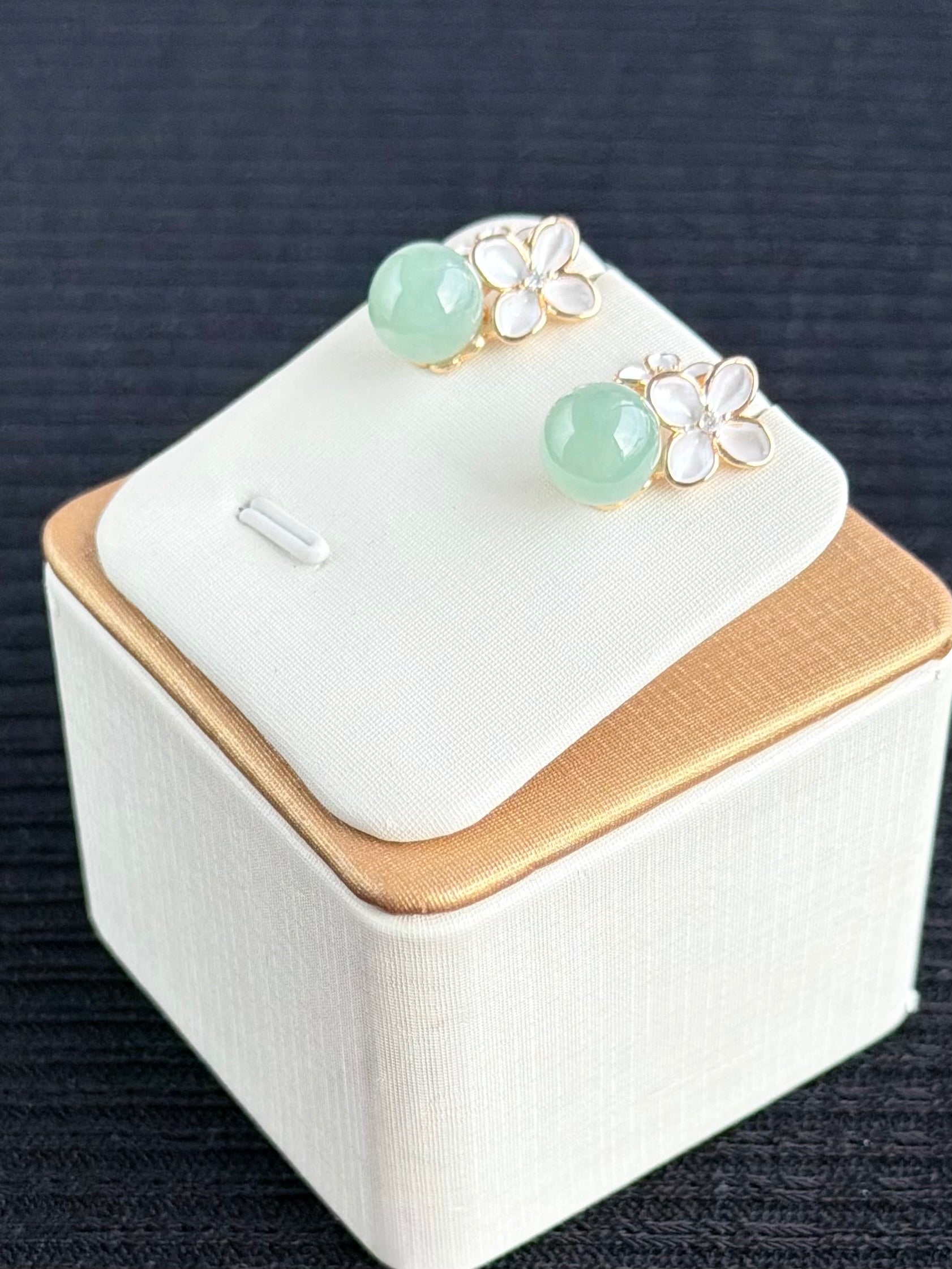 Moon-Kissed Bloom Earrings - Celadon 月吻花开 • 青瓷