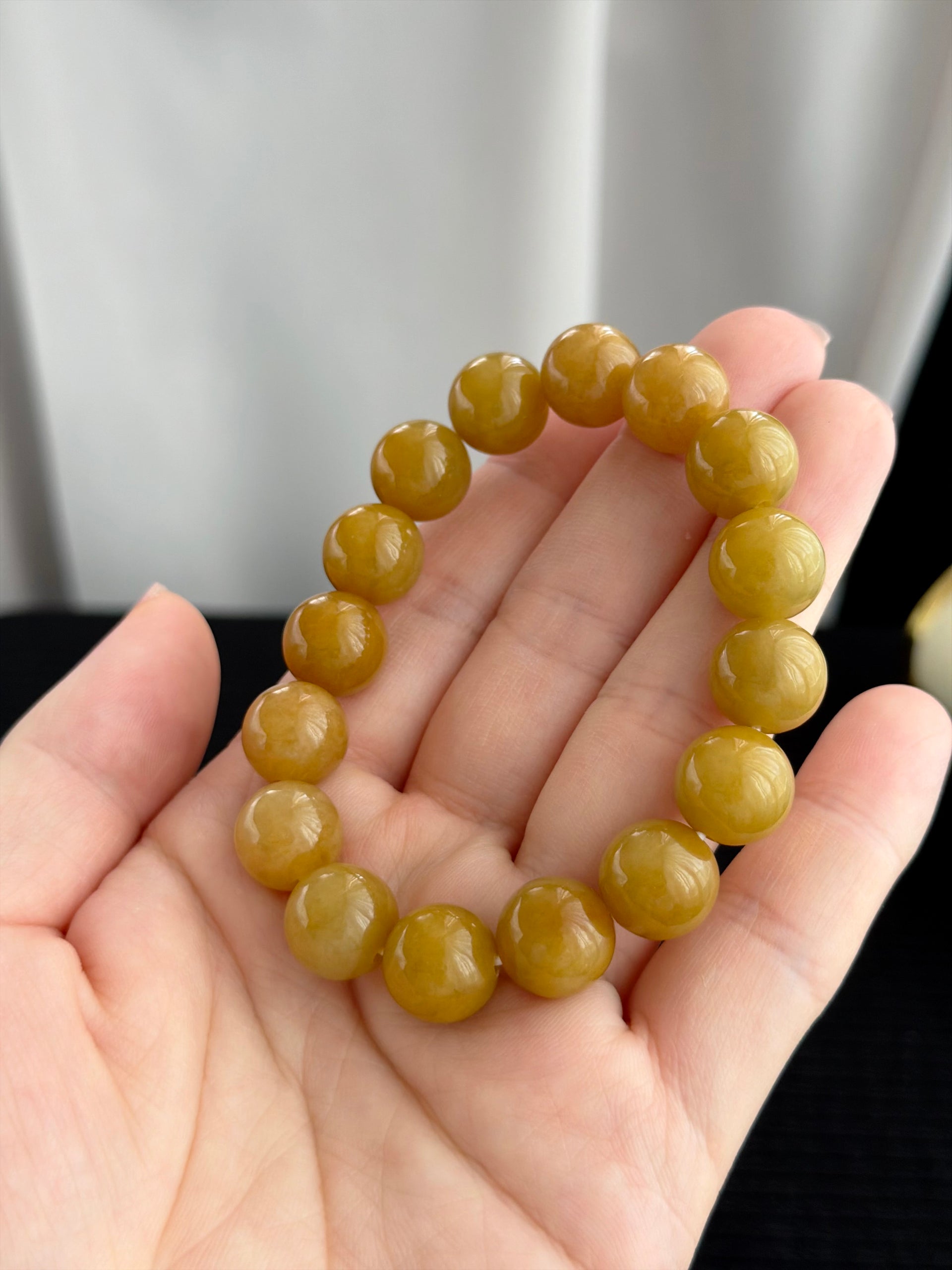 The Sovereign Dawn 12.5mm Jadeite Bracelet 熹微金露