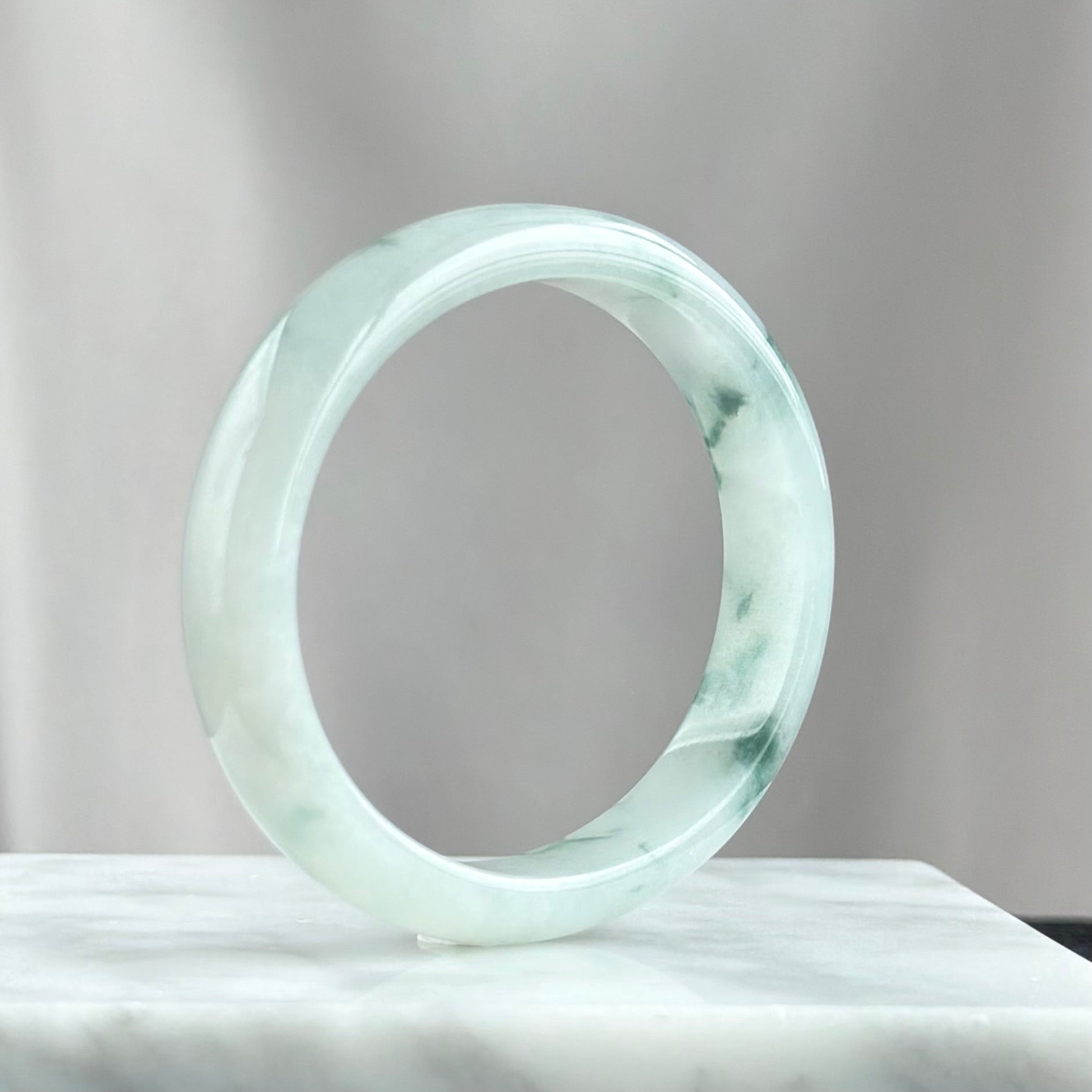Jade in Bloom Jadeite Oval Bangle 53.1mm 翠意初绽