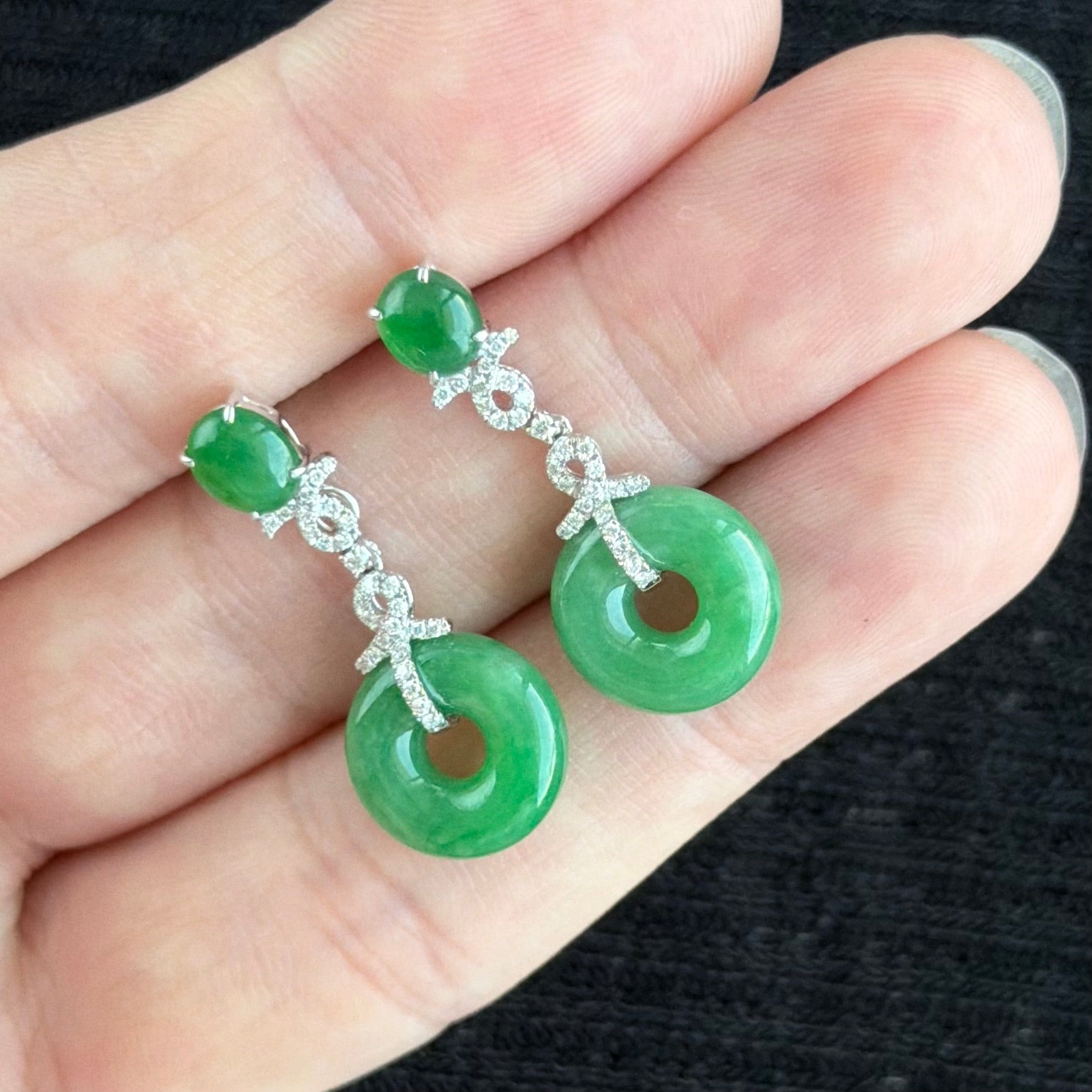 Ripples on the Emerald Pond Jadeite Earrings 双翠沁心