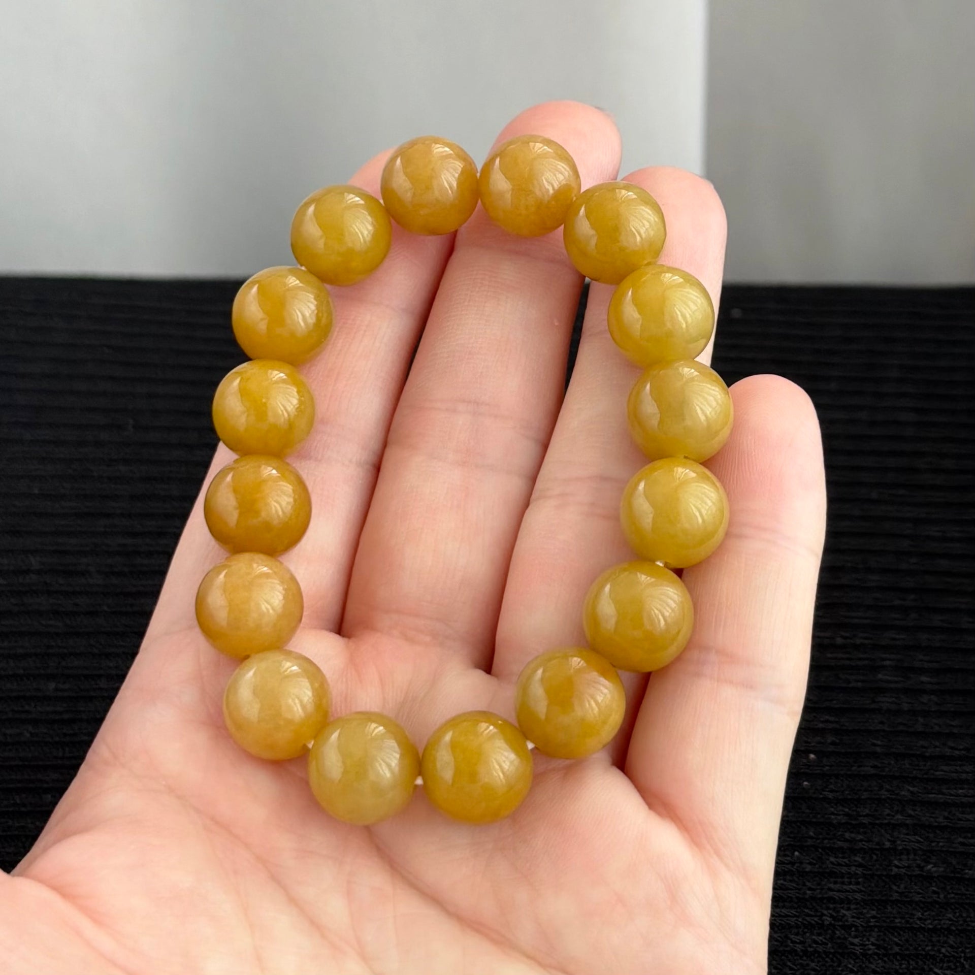 The Sovereign Dawn 12.5mm Jadeite Bracelet 熹微金露